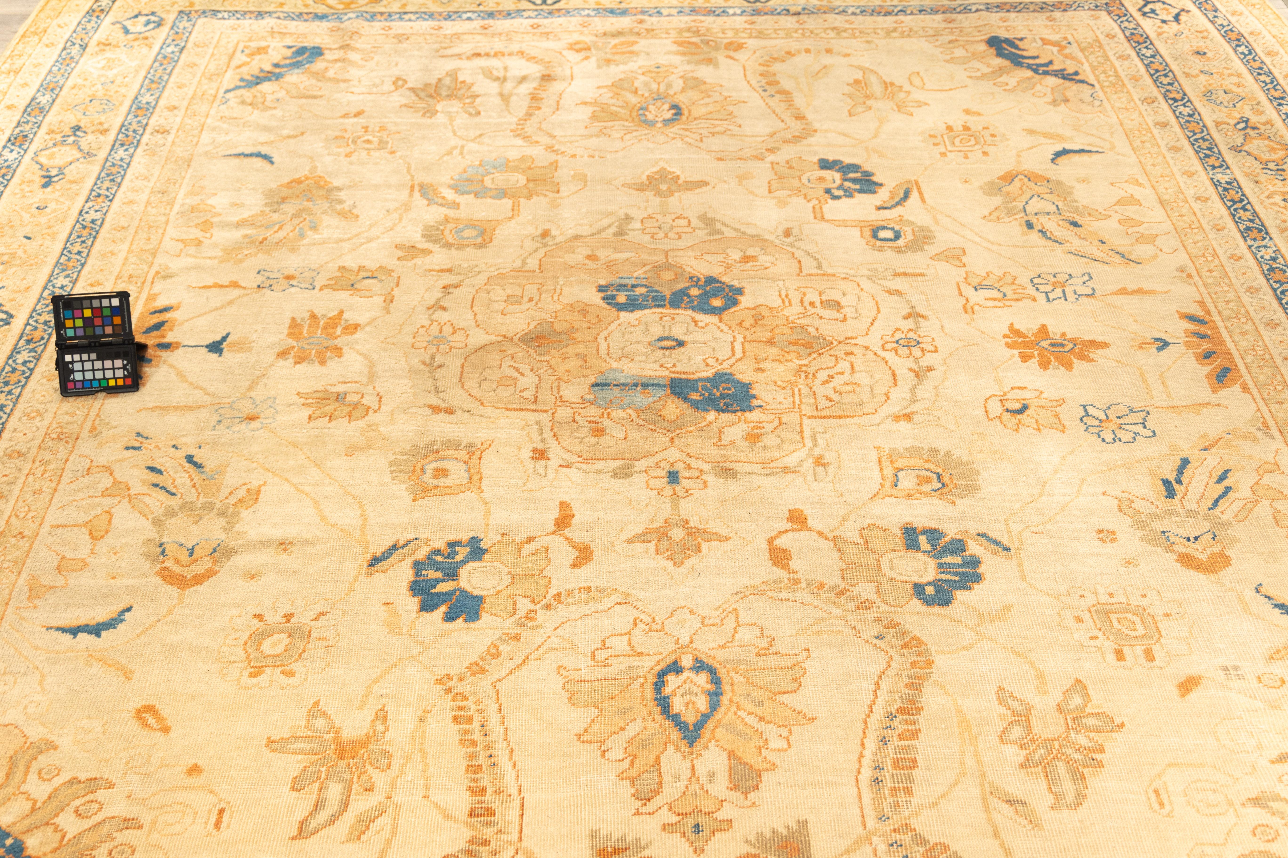 Extraordinario oro marfil antiguo Sultanabad Tejido a mano en venta
