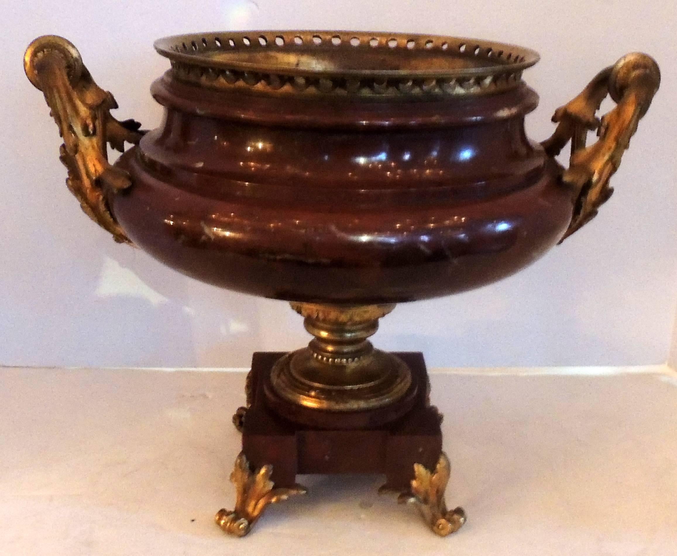 Belle Époque Extraordinary Antique Rouge Marble Gilt Dore Bronze Ormolu-Mounted Centrepiece