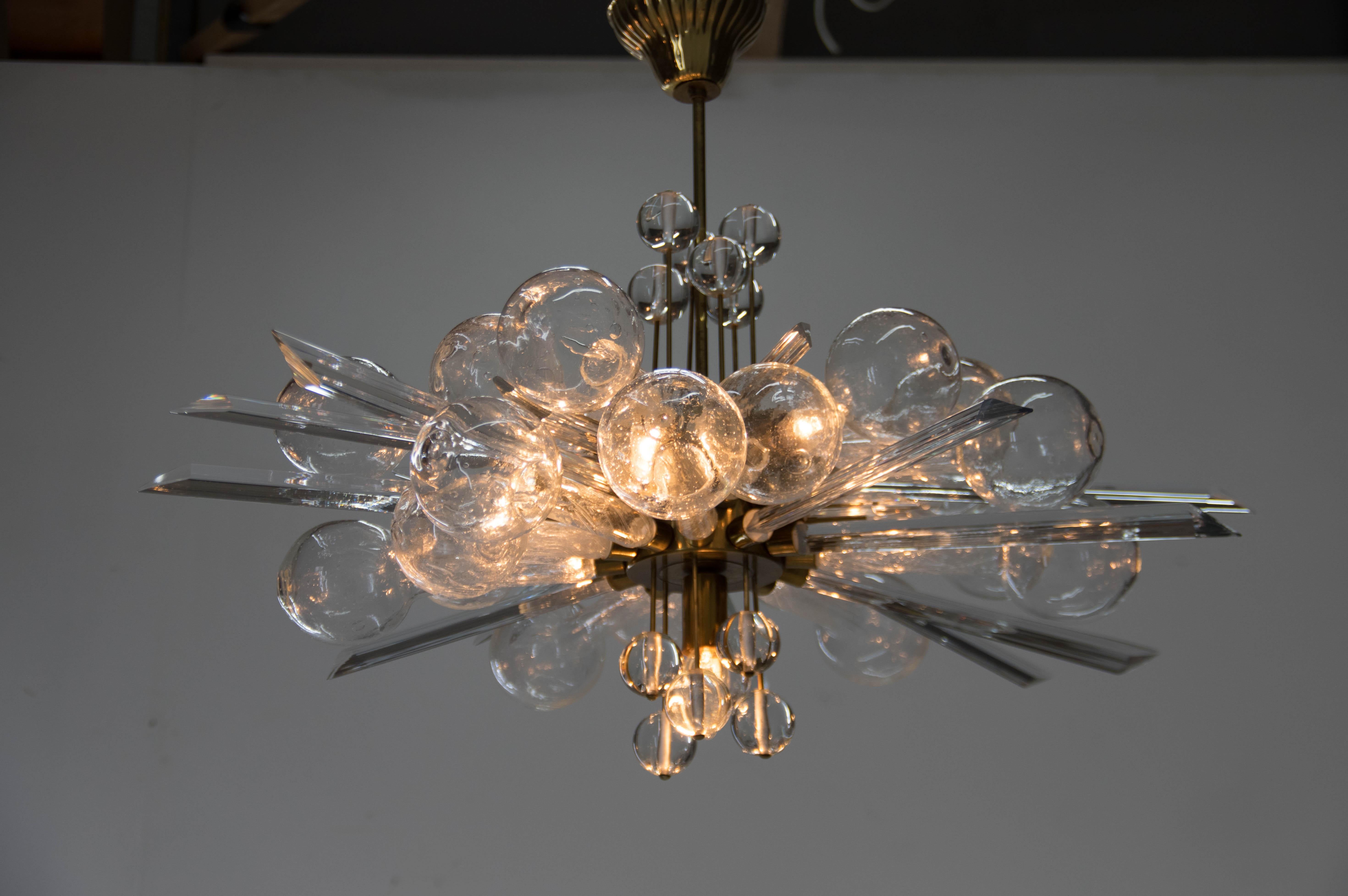 Ceco Straordinario lampadario di arte e design di Rene Roubicek, anni '60 in vendita