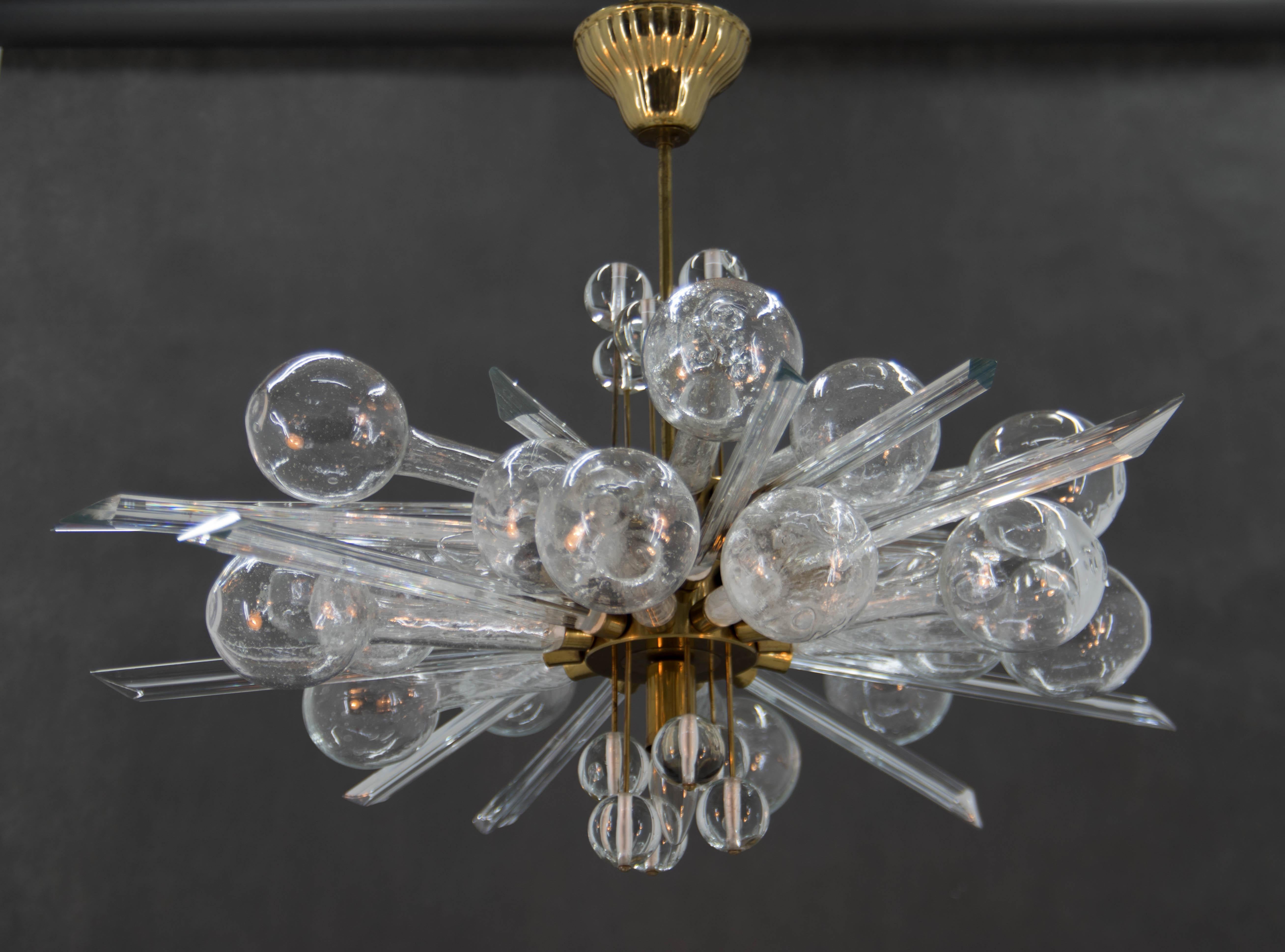 Metà XX secolo Straordinario lampadario di arte e design di Rene Roubicek, anni '60 in vendita