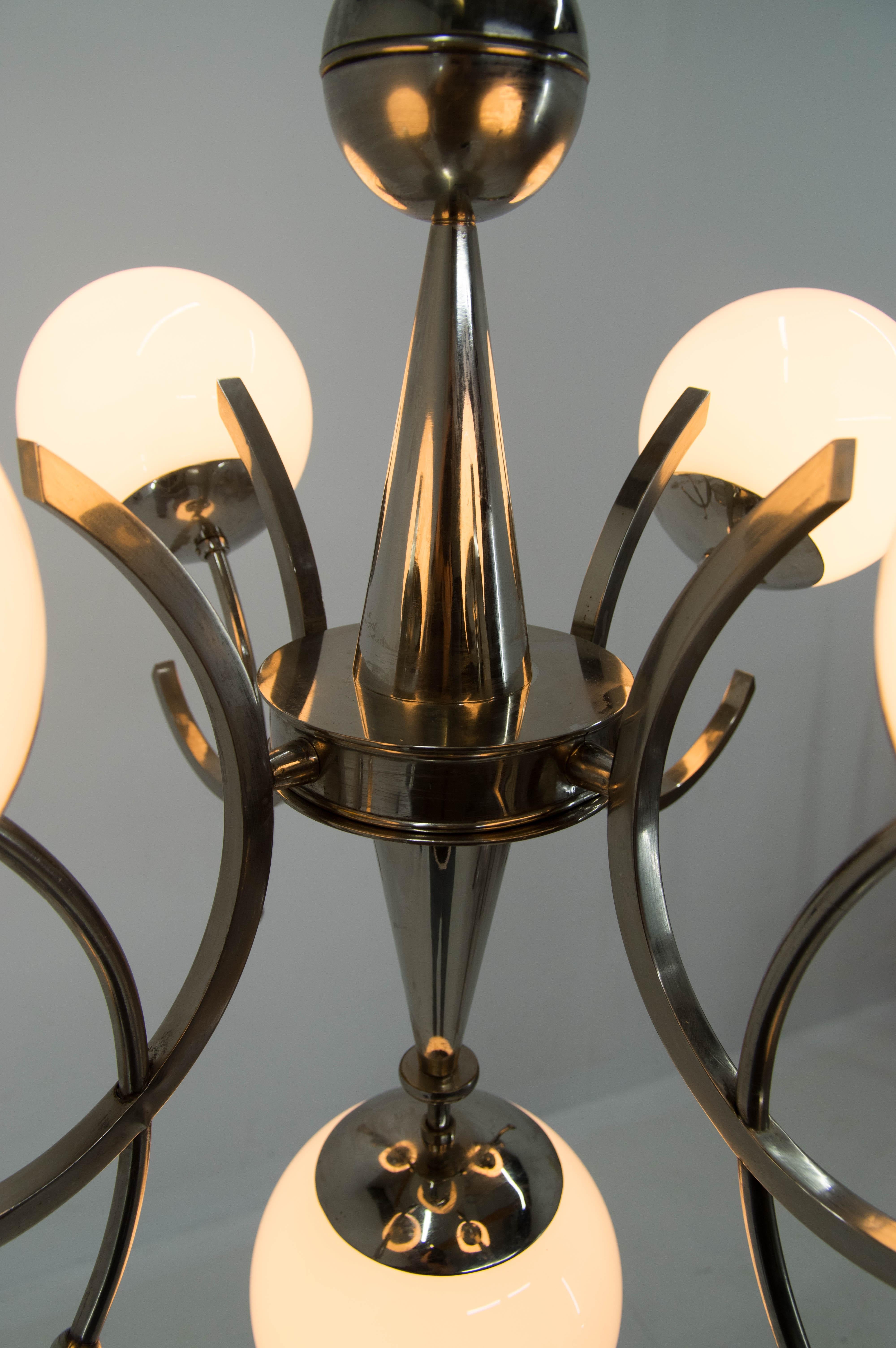 Milieu du XXe siècle Extraordinaire lustre Art déco, 1930 en vente