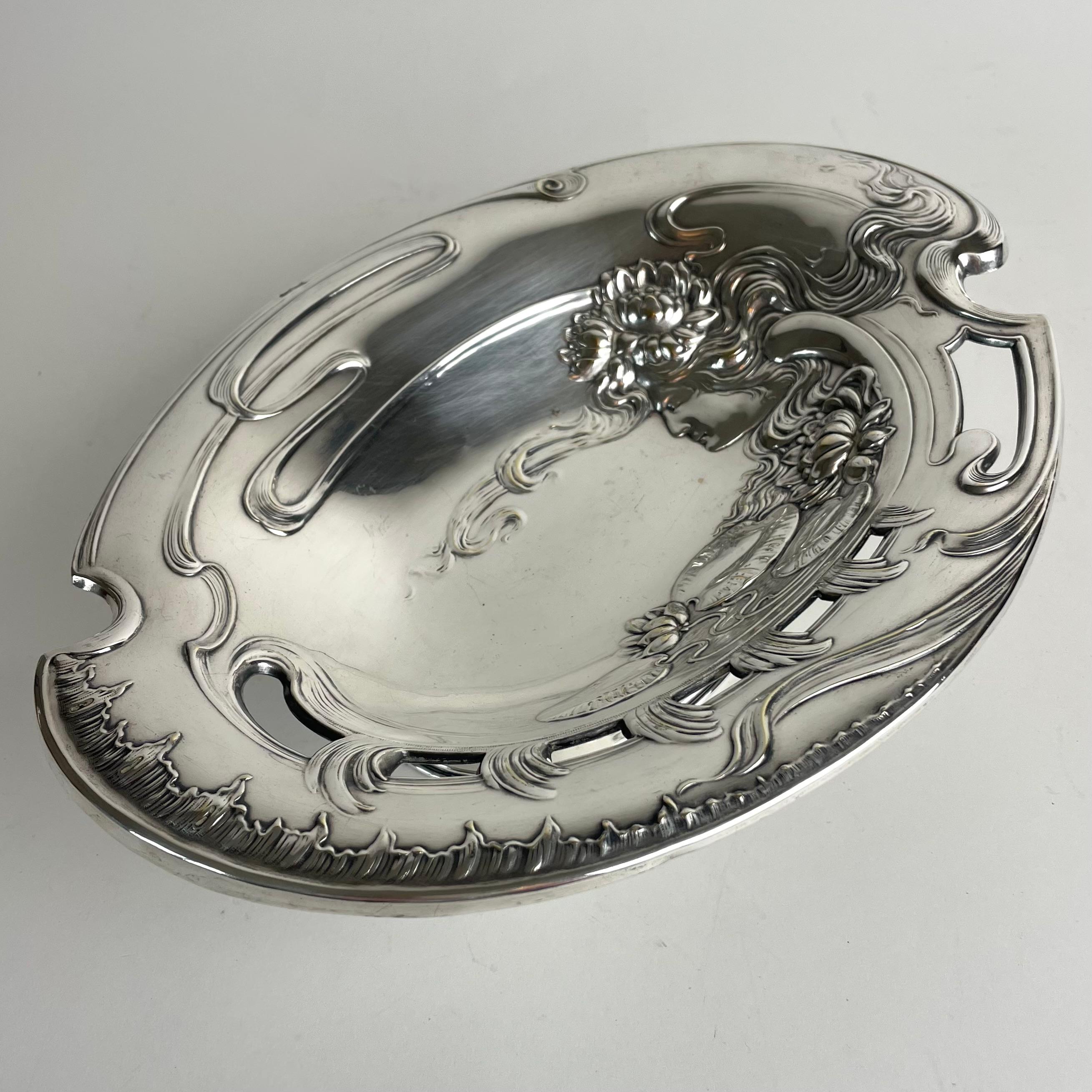 Extraordinary Art Nouveau Silvered Brass Dish, Stockholm, ca. 1900 In condizioni buone in vendita a Knivsta, SE