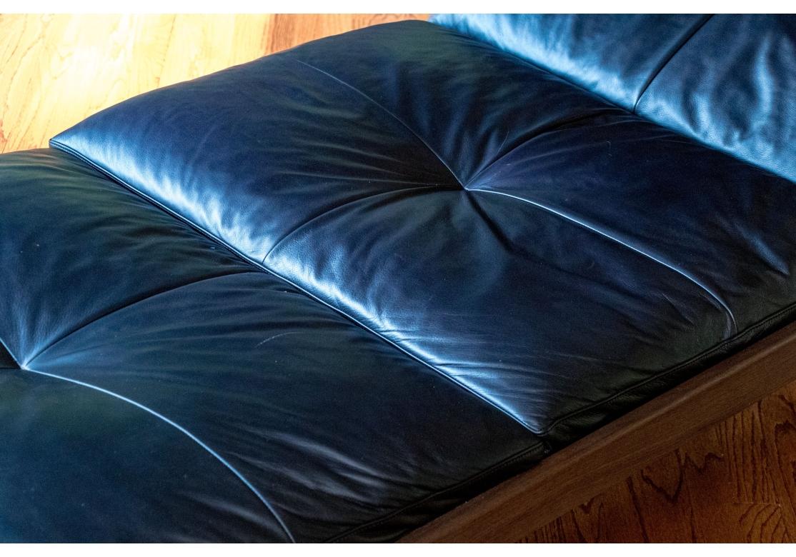 Außergewöhnliche Bassam Fellows Nussbaum und schwarzes Leder Daybed im Angebot 10