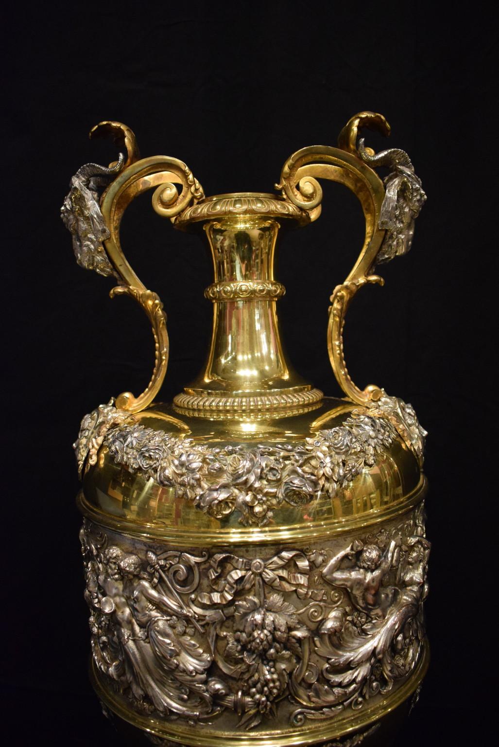 Extraordinary Belle Époque Urn For Sale 5