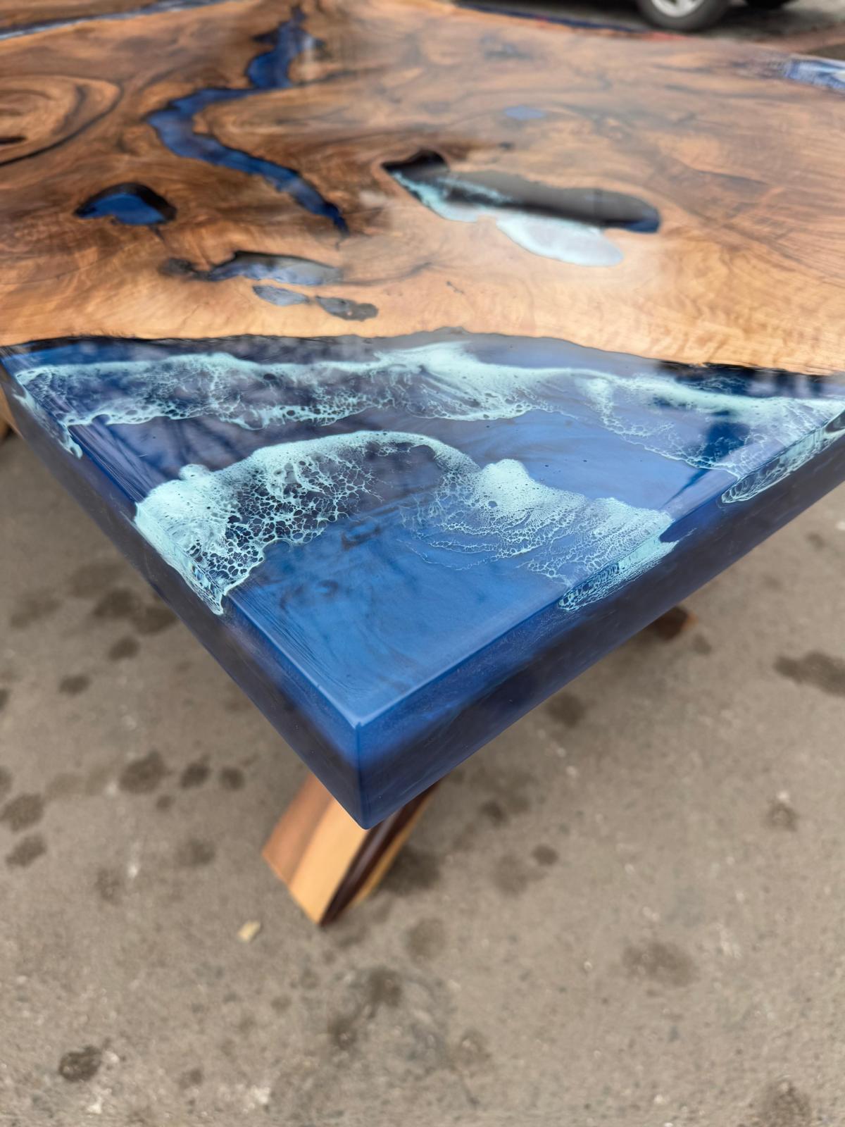 Arts and Crafts Straordinario tavolo da pranzo in resina epossidica blu oceano - Tavolo personalizzato Wood Wood in vendita