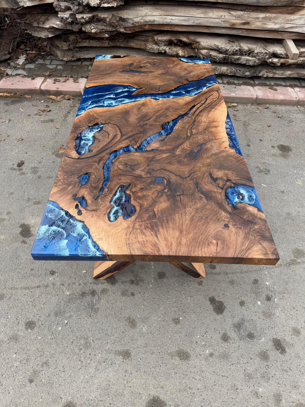 Turco Straordinario tavolo da pranzo in resina epossidica blu oceano - Tavolo personalizzato Wood Wood in vendita