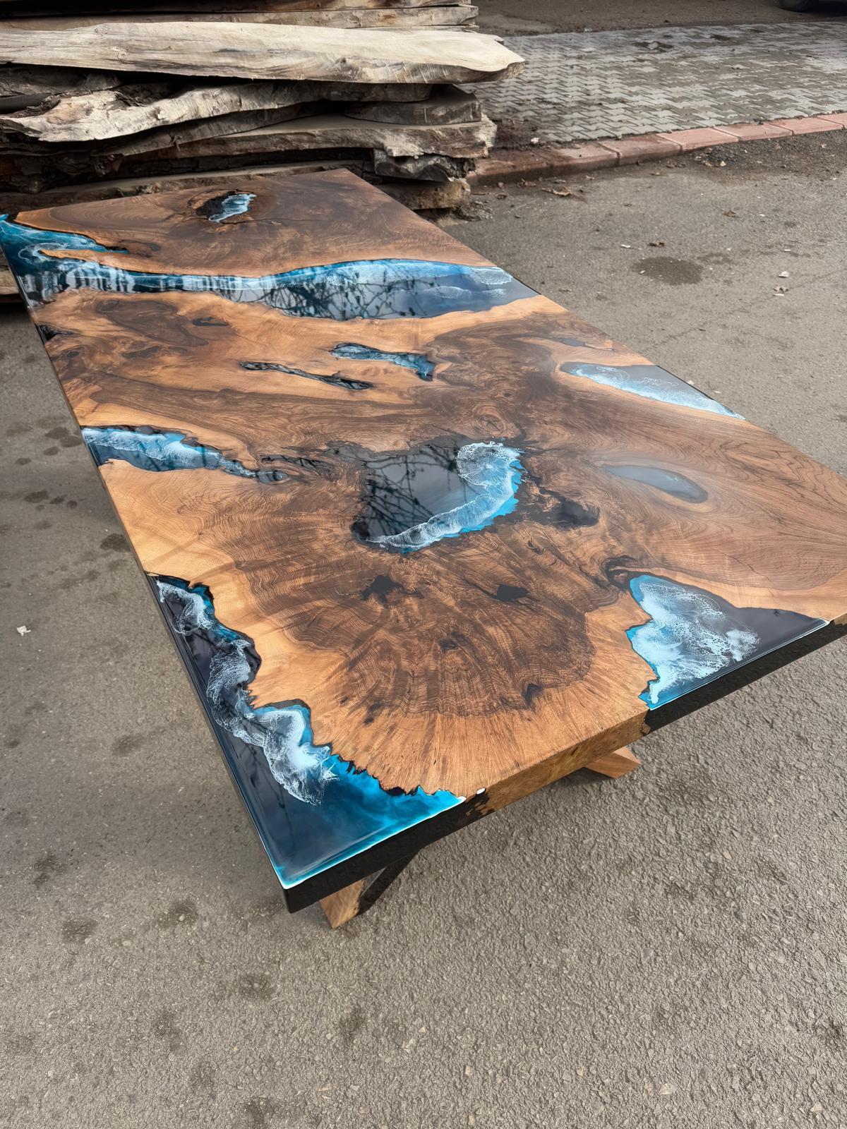 XXI secolo e contemporaneo Straordinario tavolo da pranzo in resina epossidica blu oceano - Tavolo personalizzato Wood Wood in vendita