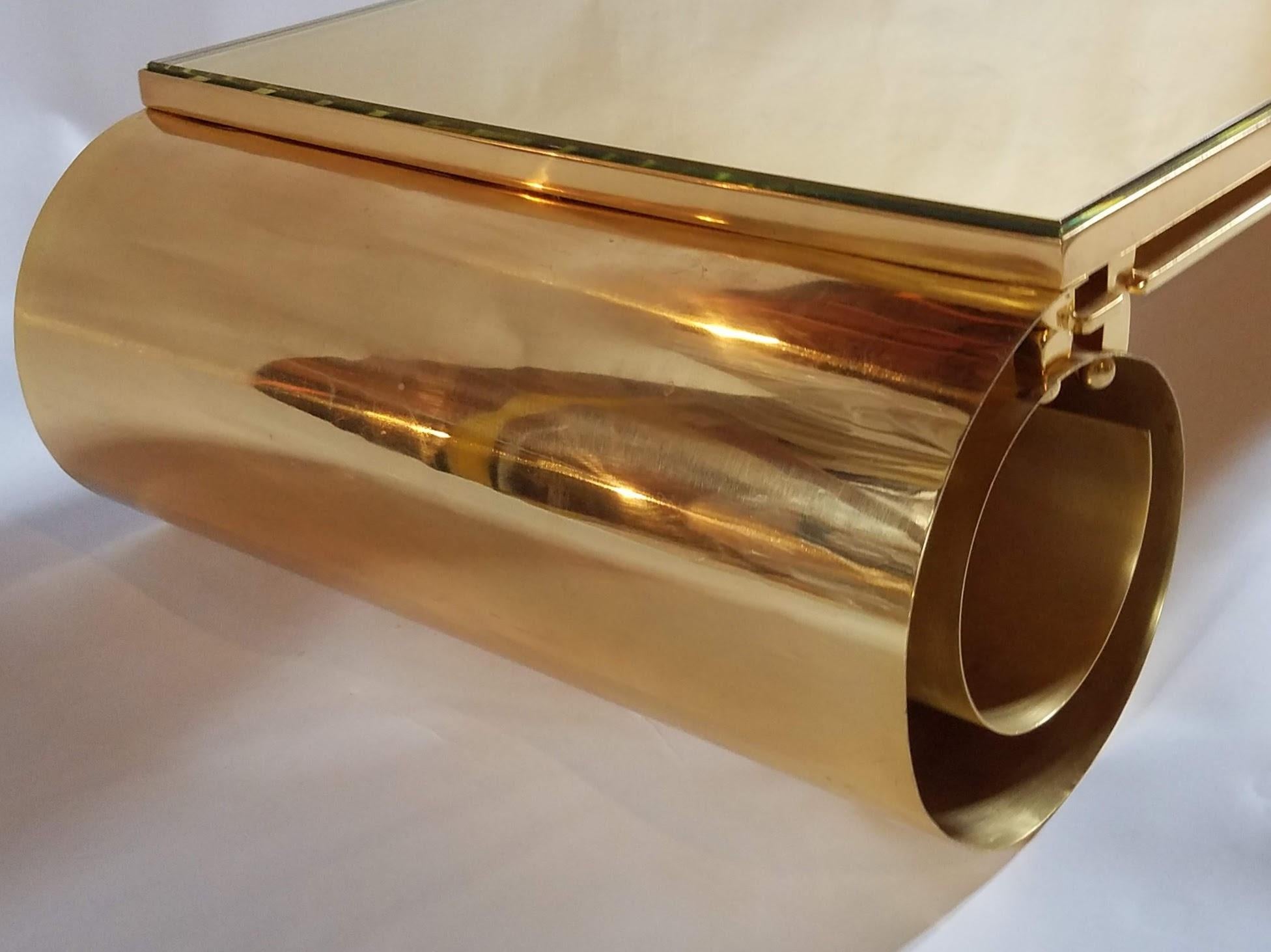 Américain Eglomise Table basse en laiton feuille d'or et verre New York 1970 en vente