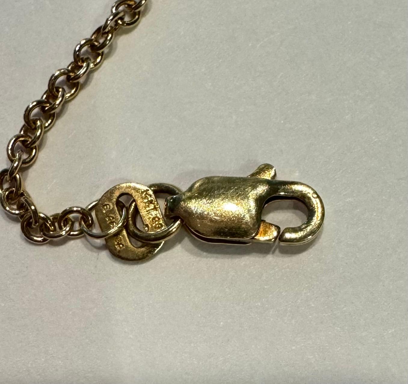 Neorinascimentale Ciondolo scolpito in oro 18k 