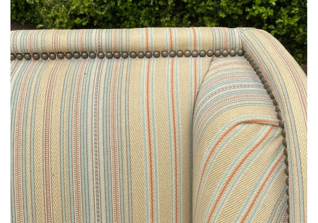 Außergewöhnliches maßgefertigtes gepolstertes Sofa von Tomlinson/Erwin-Lambeth (Holz) im Angebot