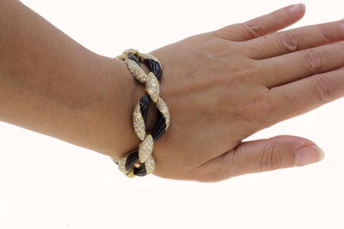 Extraordinary Diamonds Onyx and Yellow Gold Link Bracelet In Excellent Condition For Sale In Marcianise, Marcianise (CE)