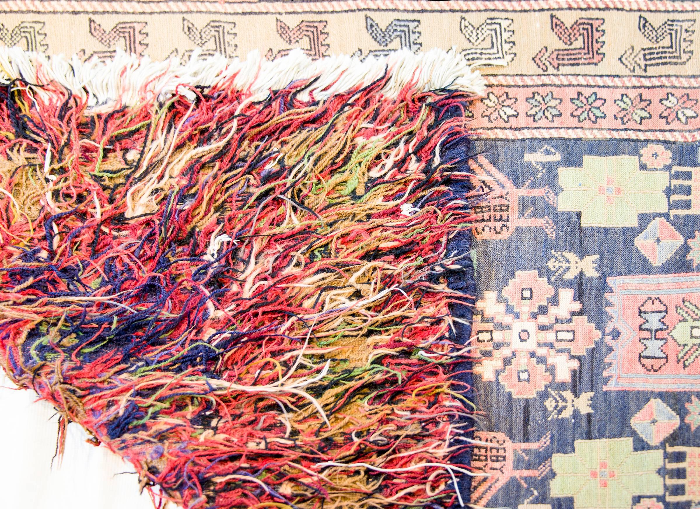 Außergewöhnlicher Sumak Azeri-Teppich aus dem frühen 20. Jahrhundert im Angebot 1
