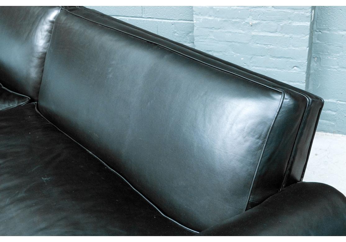 Extraordinaire canapé sectionnel en cuir noir George Smith en vente 8