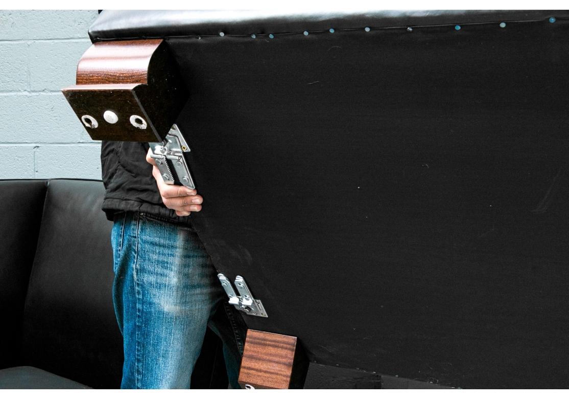 Extraordinaire canapé sectionnel en cuir noir George Smith en vente 1