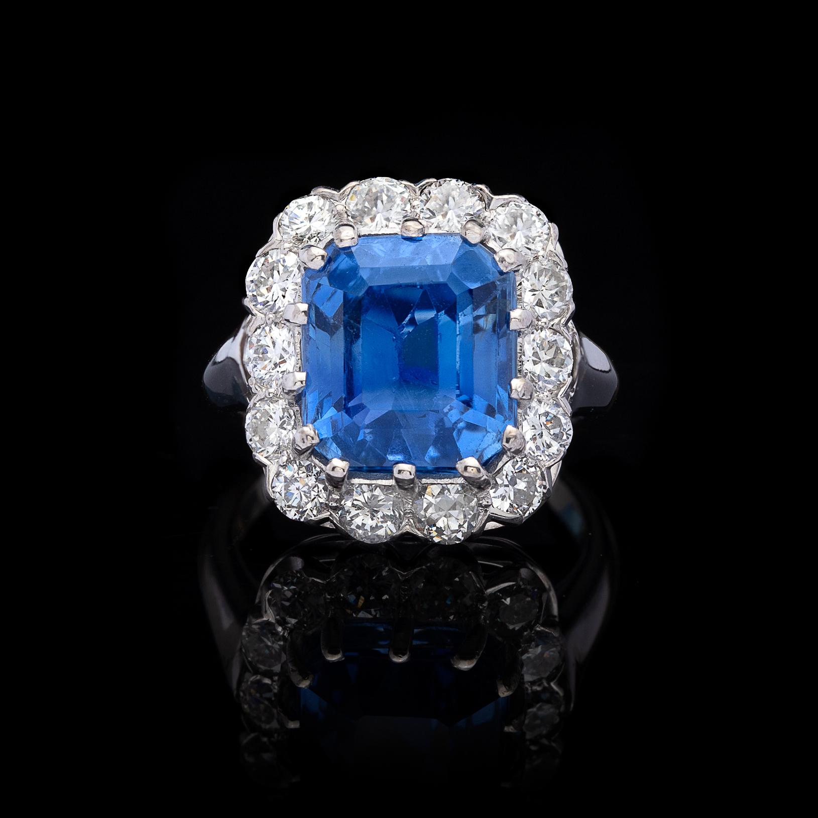 Women's  GIA 9.00 Carat Unheated Ceylon Sapphire Ring