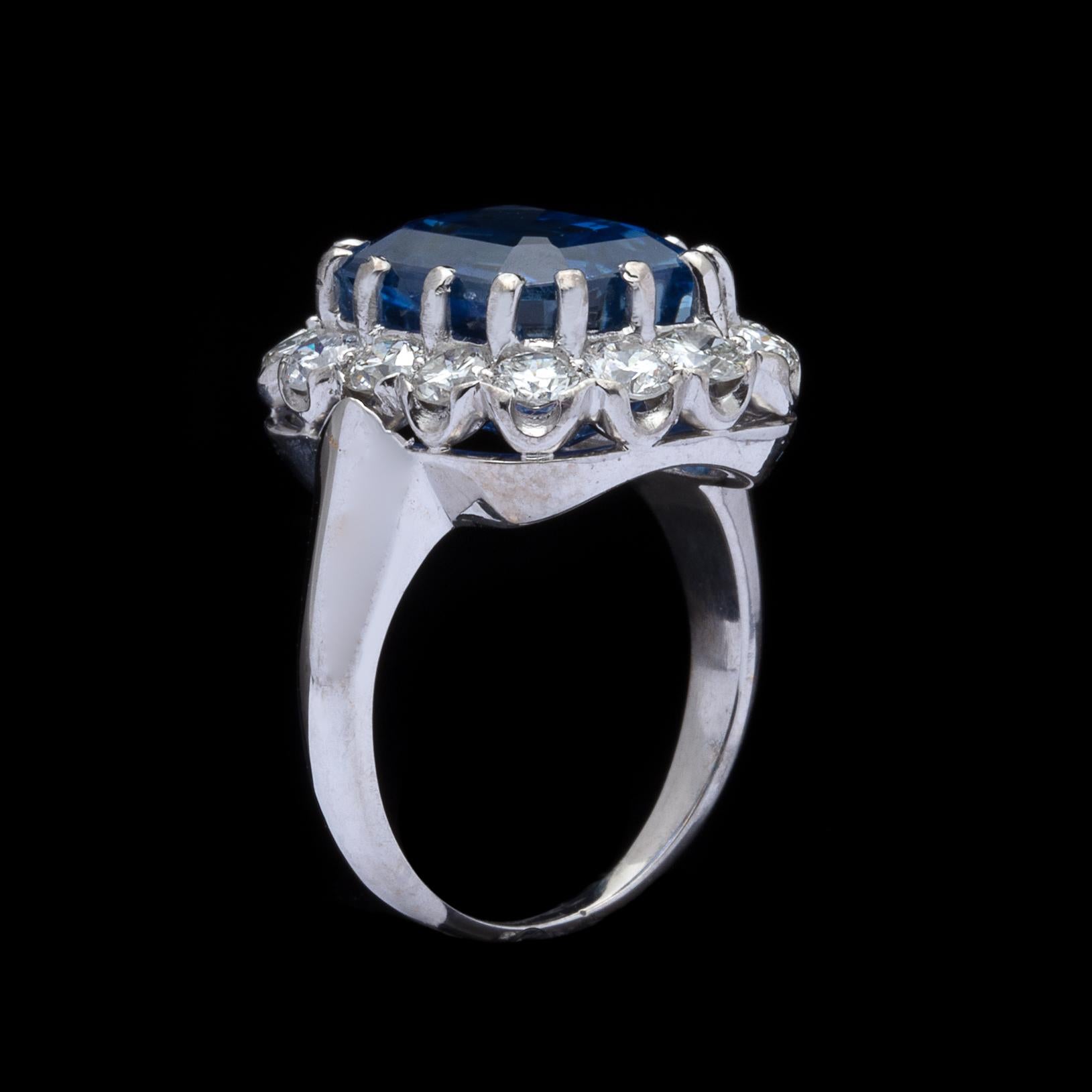  GIA 9.00 Carat Unheated Ceylon Sapphire Ring 1