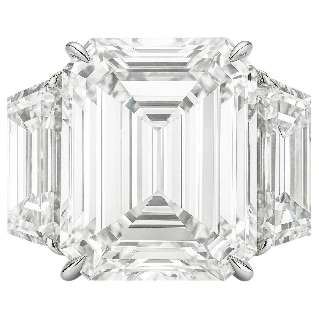 Bague extraordinaire en diamant taille émeraude de 10,38 carats certifiée par le GIA