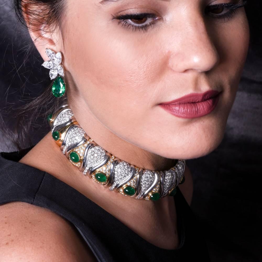 Moderno Straordinari orecchini a clip in platino con diamanti GIA e smeraldi in vendita