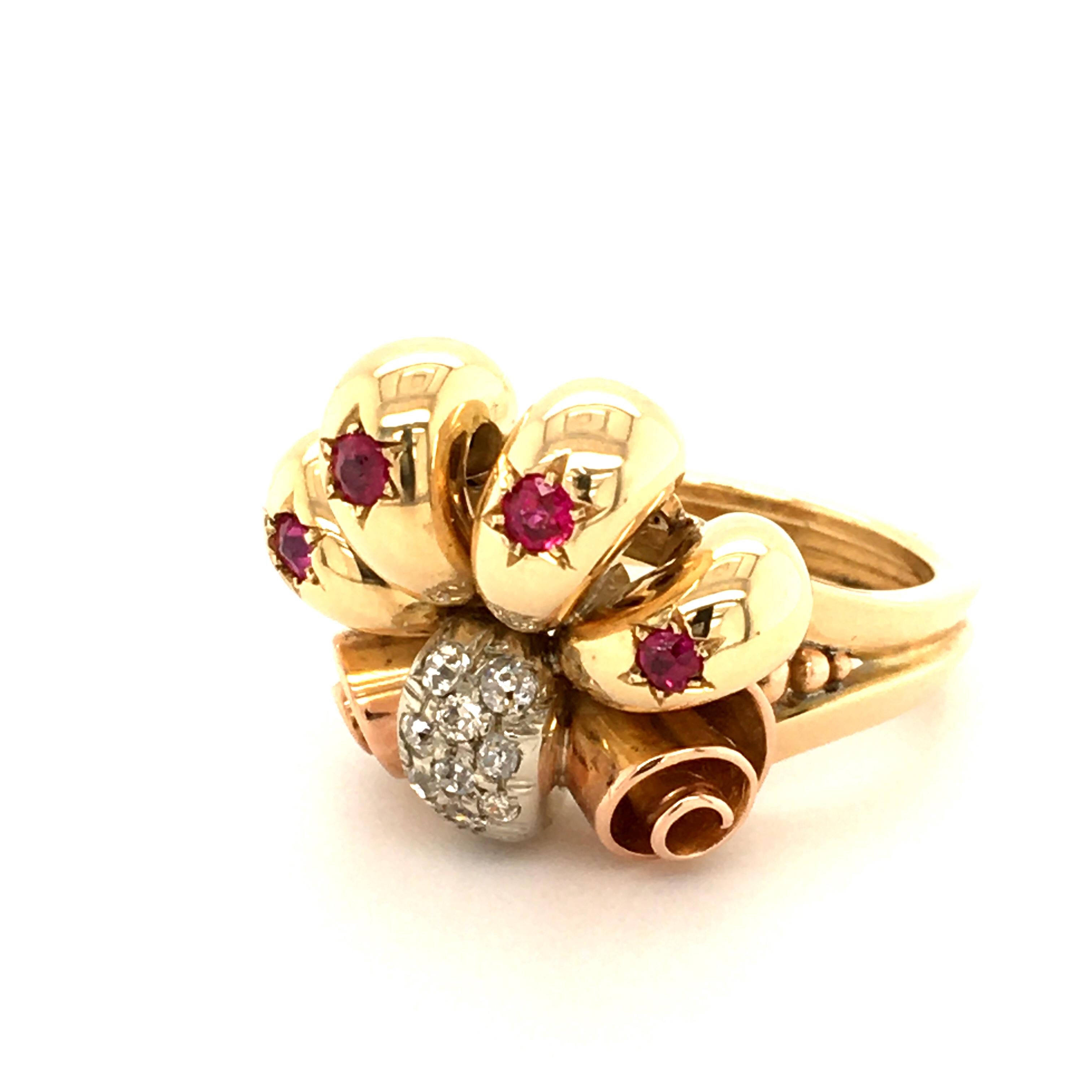 Retro Extraordinary Gold Ring with Rubys and Oldcut Diamonds