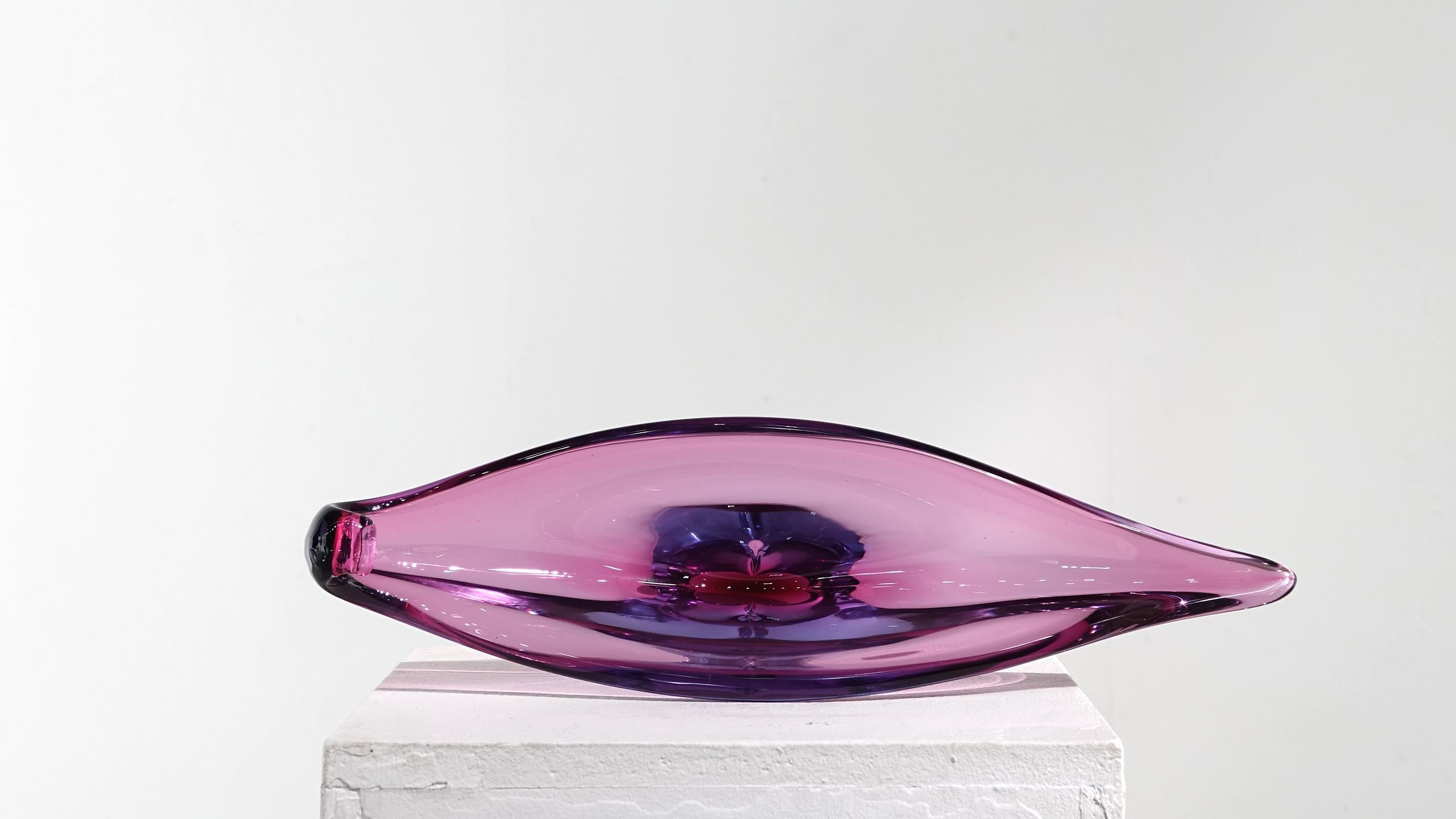 Milieu du XXe siècle Extraordinaire bol en verre de Murano soufflé à la main, violet et bleu, 1960