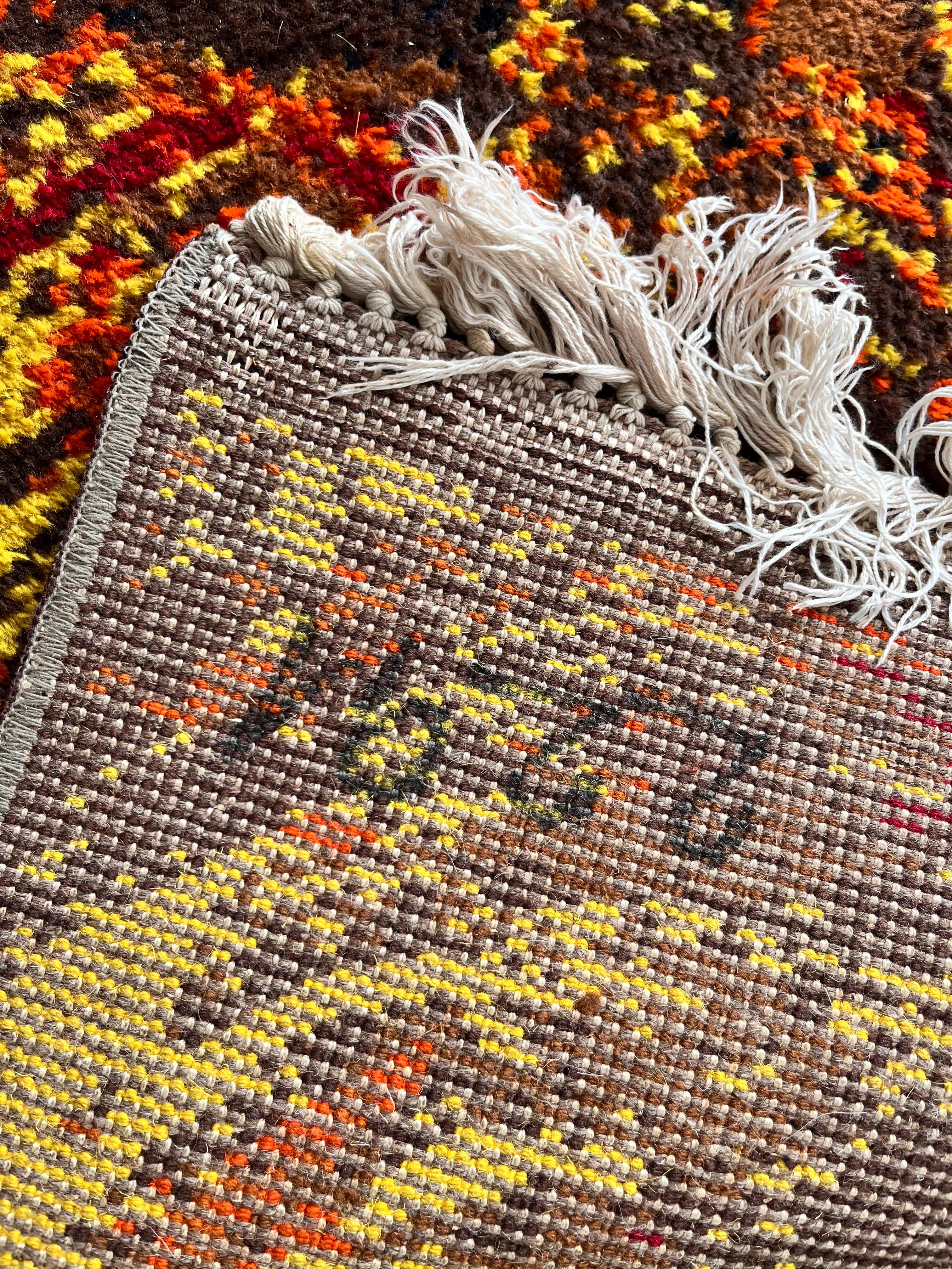 Extraordinaire tapis d'art abstrait fait à la main dans le style Kybal, années 1960 en vente 1