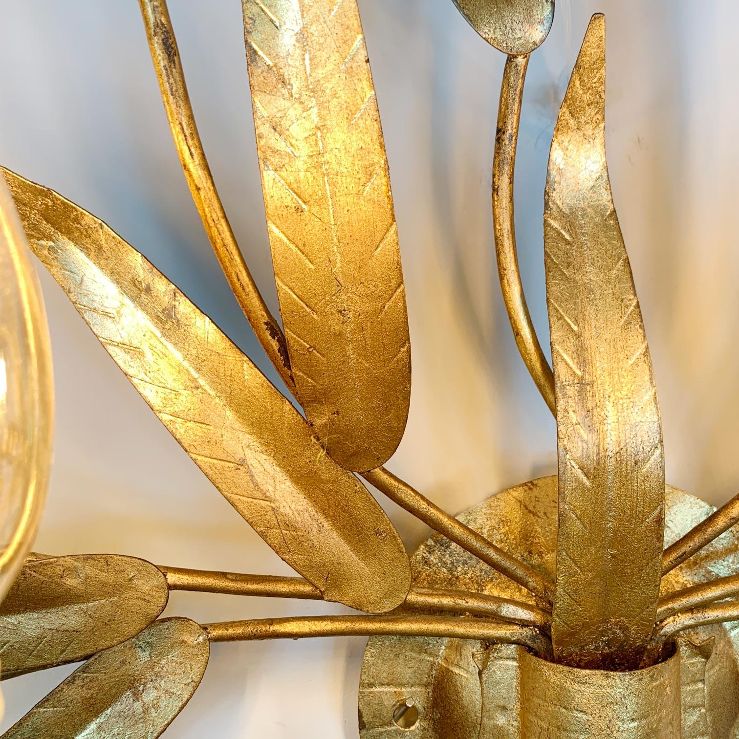 Extraordinaria Lámpara de Pared Ferro Art Hoja de Oro en Bueno estado para la venta en Hastings, GB