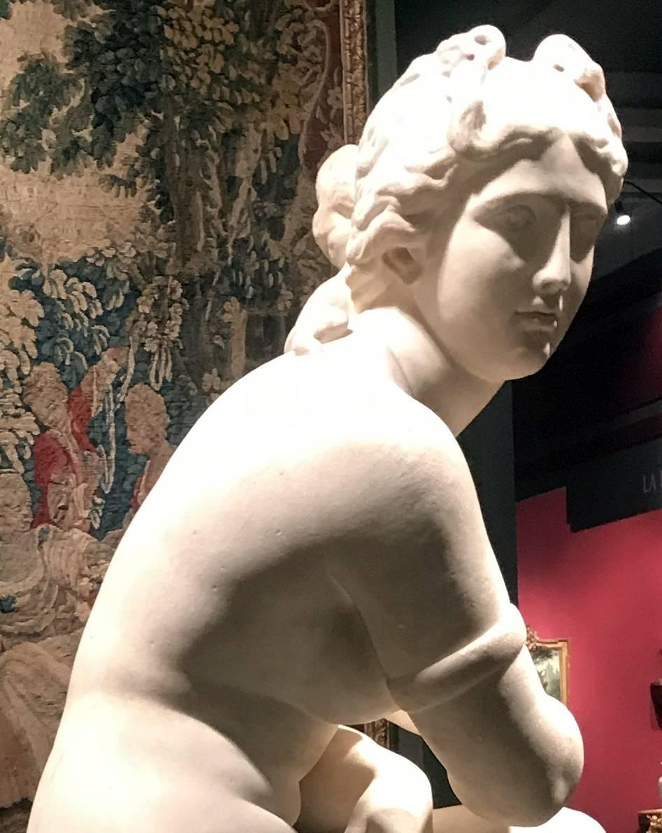 Extraordinary Italian 19th Century Marble Statue of Aphrodite In Good Condition In Rome, IT