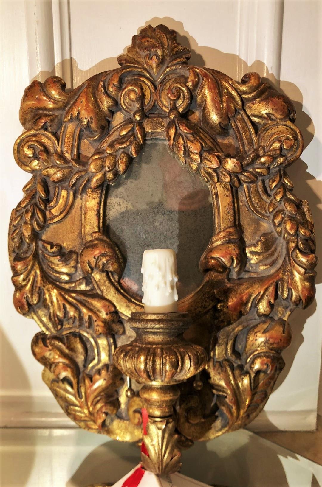 Extraordinario candelabro de diseño de madera dorada italiana, Juliette de Randy Esada Estadounidense en venta