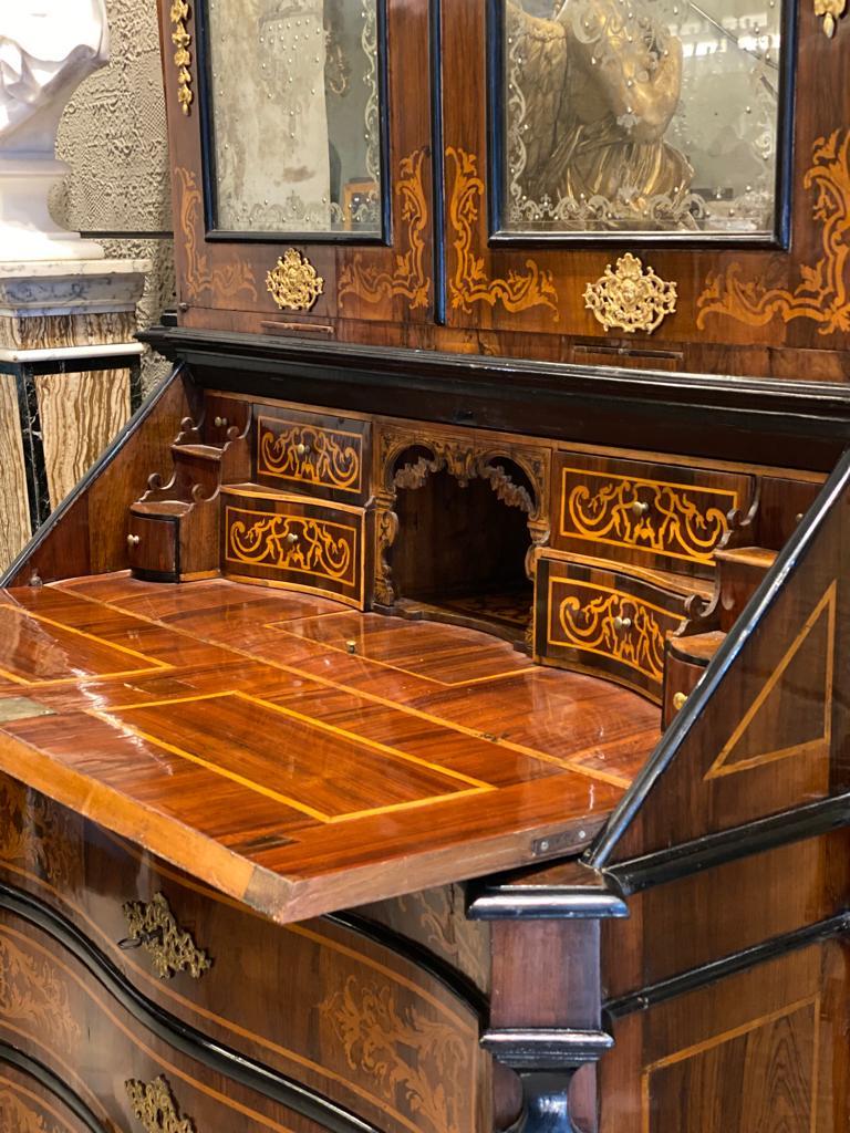 Straordinario mobile da ufficio italiano in parquet Trumeaux Roma, 1740 in vendita 5