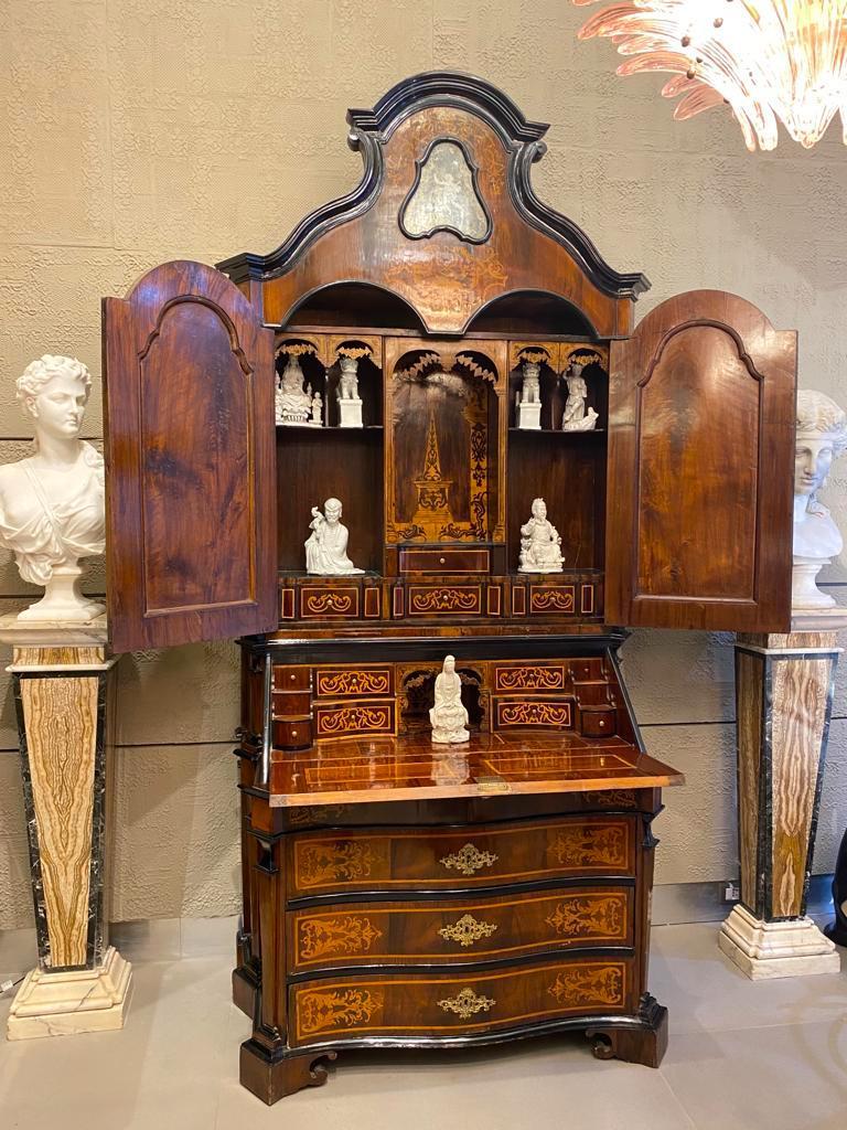 18th Century Extraordinary Italian Parquetry Bureau Cabinet Trumeaux Rome, 1740 For Sale