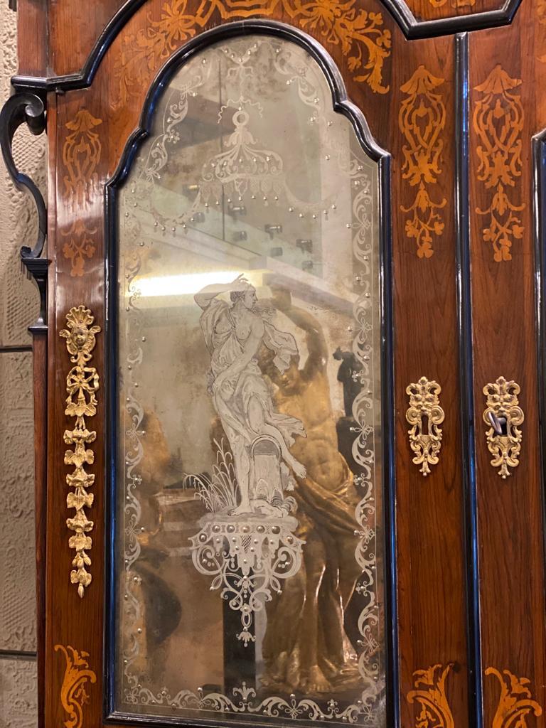 XVIII secolo Straordinario mobile da ufficio italiano in parquet Trumeaux Roma, 1740 in vendita