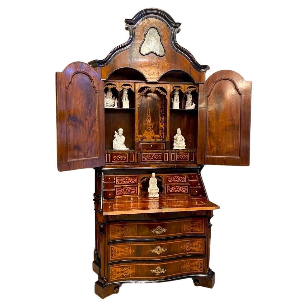 Extraordinario gabinete italiano de parquet Trumeaux Roma, 1740