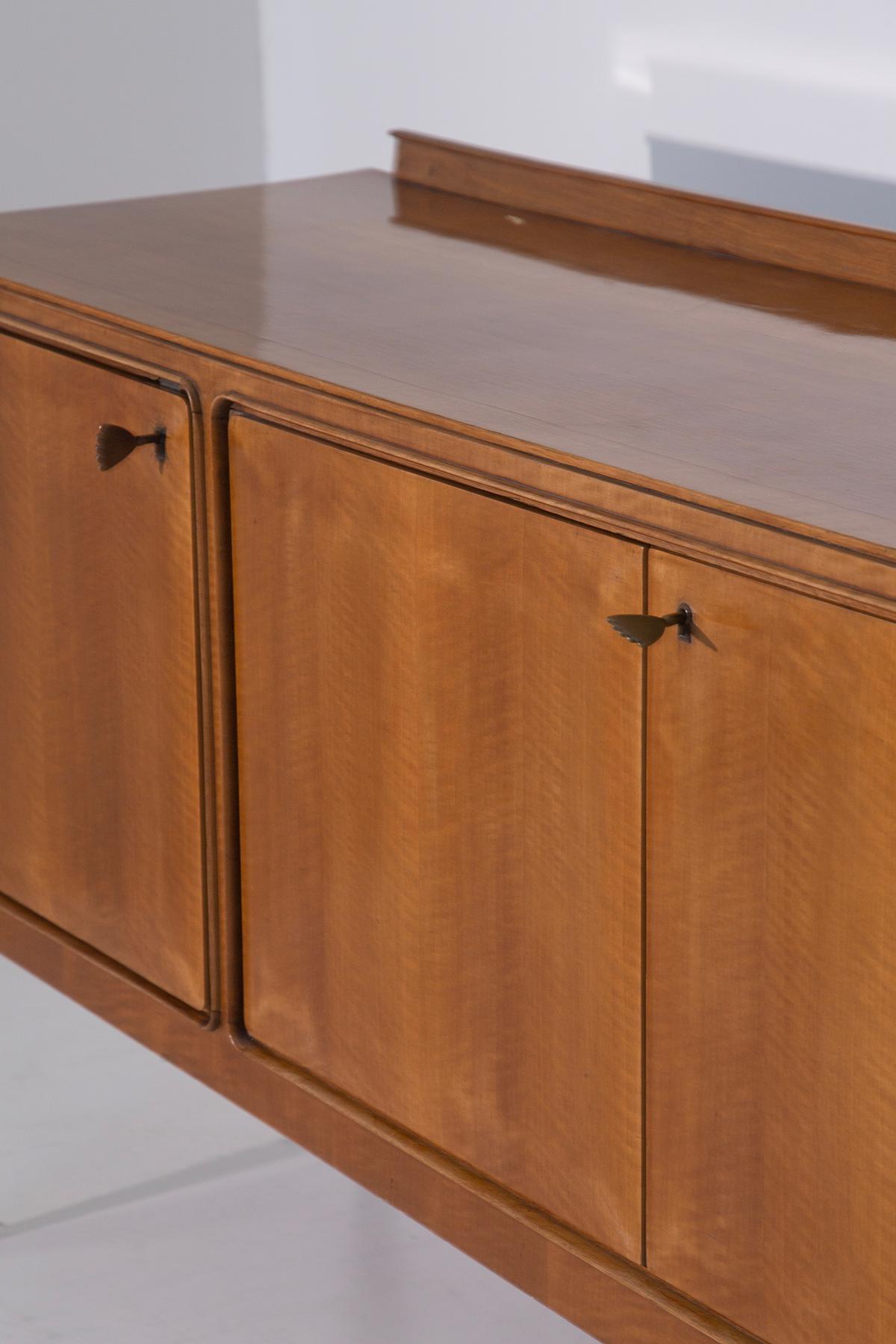 Extraordinary Italian sideboard by Paolo Buffa with 5 doors. For Sale 6