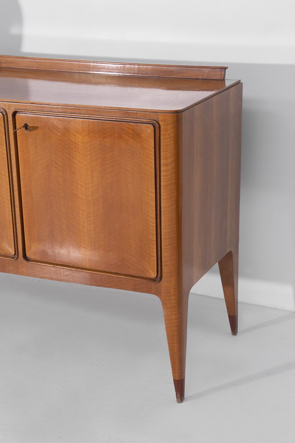 Mid-20th Century Extraordinary Italian sideboard by Paolo Buffa with 5 doors. For Sale