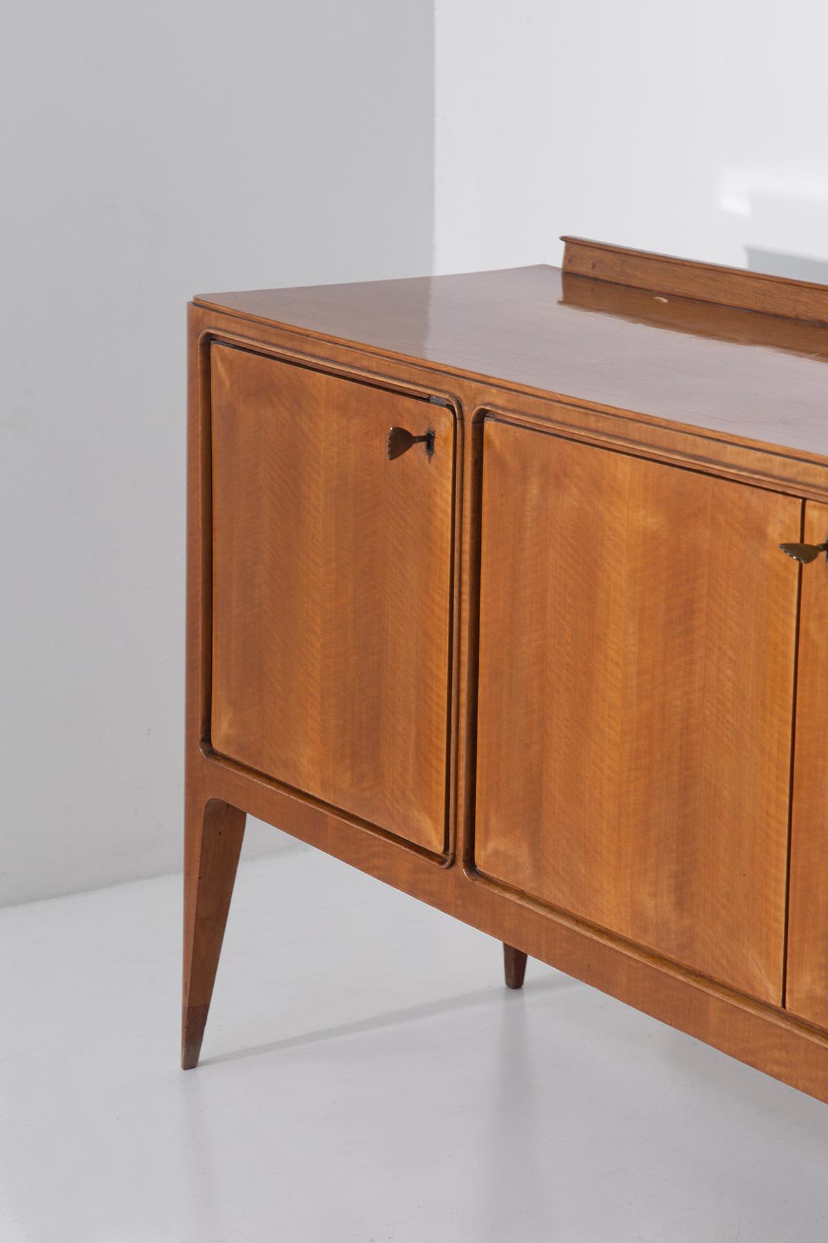 Brass Extraordinary Italian sideboard by Paolo Buffa with 5 doors. For Sale