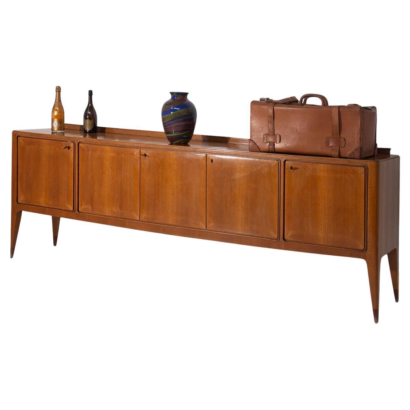 Extraordinary Italian sideboard by Paolo Buffa with 5 doors. For Sale