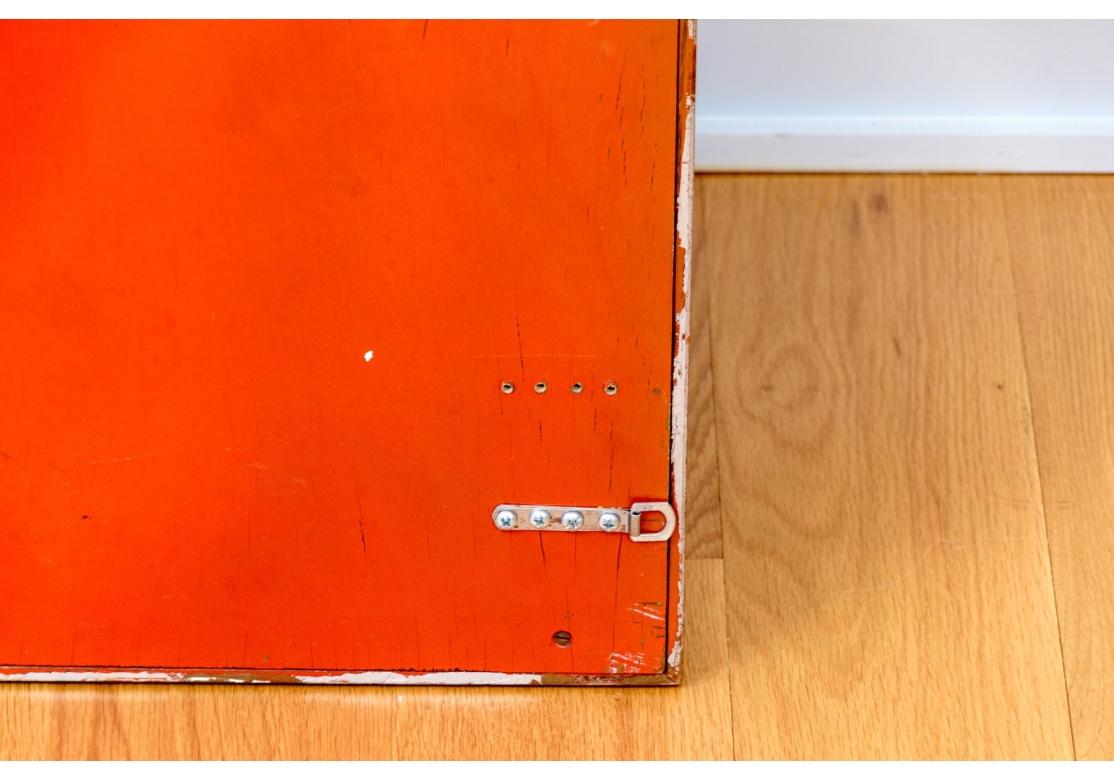 Americano Straordinario specchio dipinto di James Mont, metà del secolo scorso in vendita