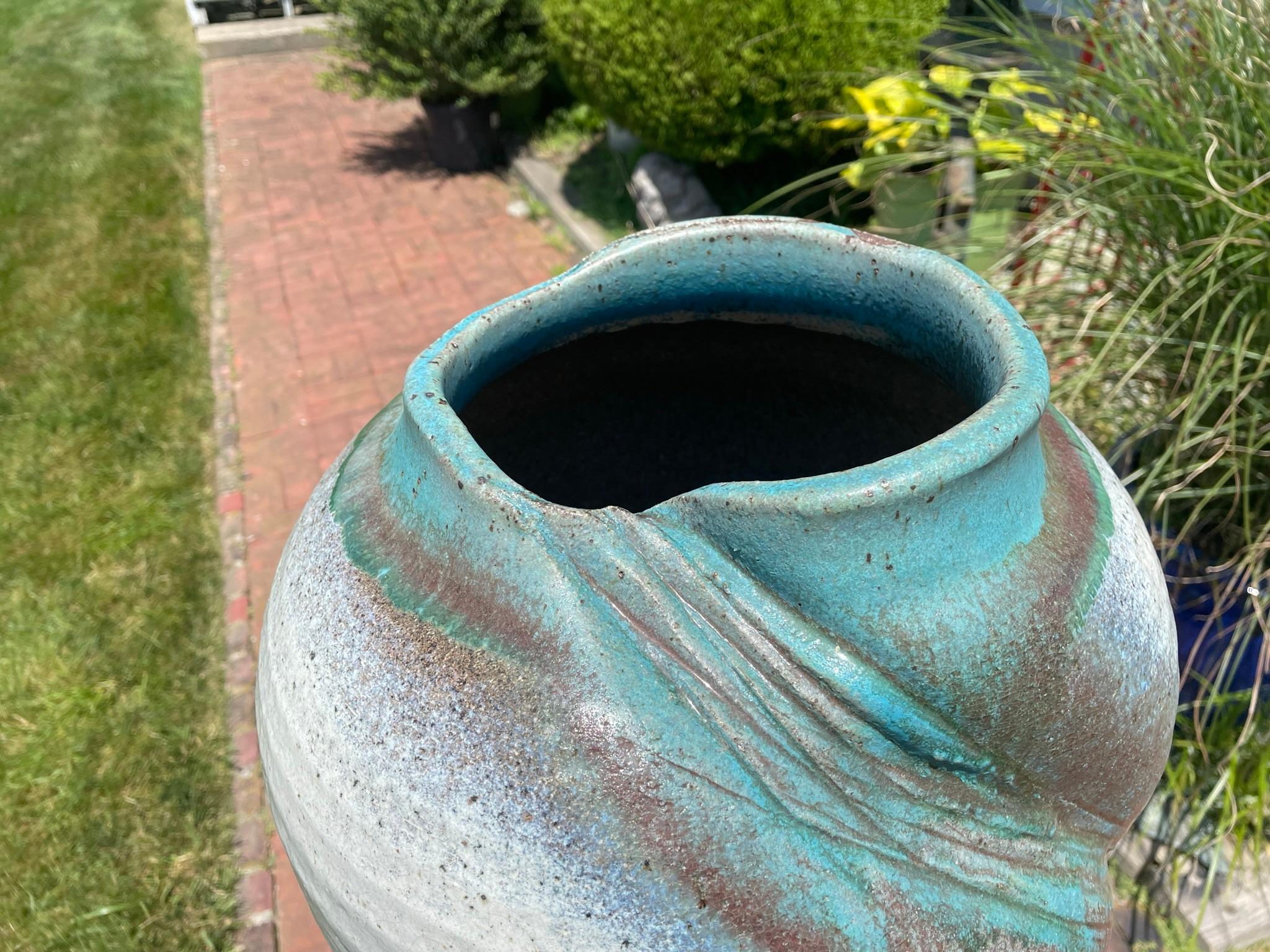 Außergewöhnliche große und hohe japanische handgedrehte Wabi Sabi-Vase im Zustand „Gut“ im Angebot in South Burlington, VT