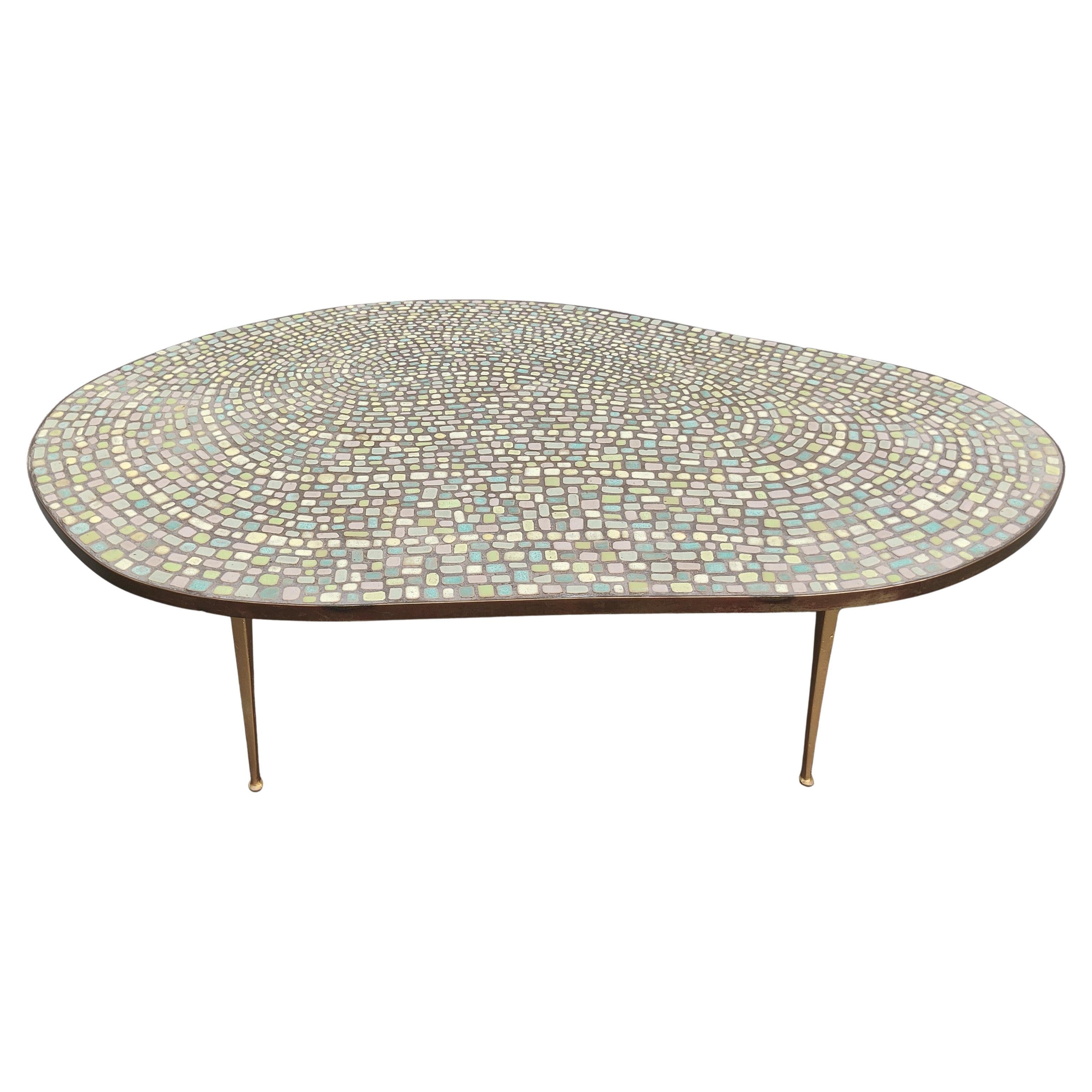 Extraordinaire Juliette Derel Attr. Table basse de forme libre à plateau en carreaux colorés en vente