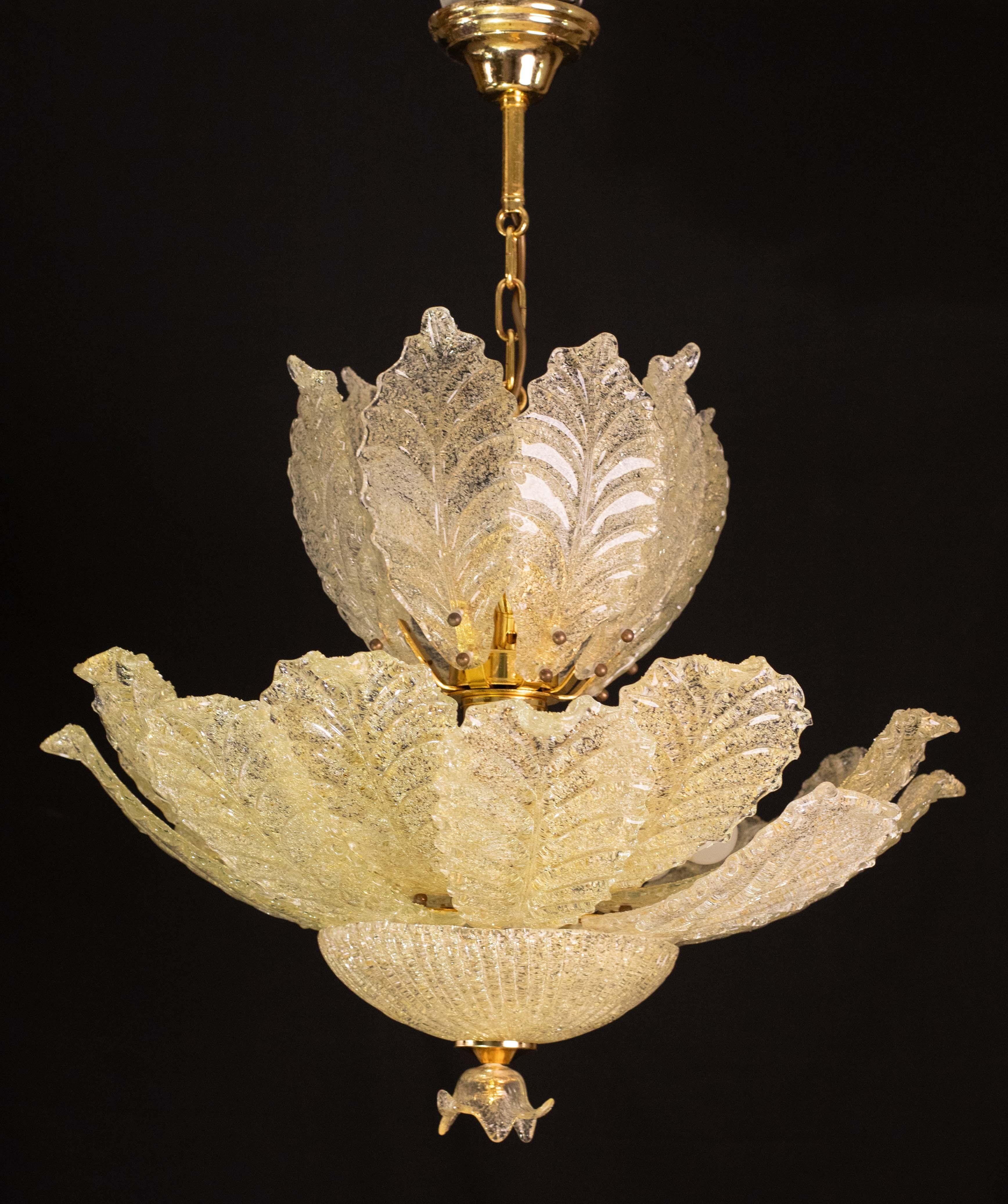 Außergewöhnlicher großformatiger goldener Vintage Murano Glas Kronleuchter, 1970 im Angebot 1