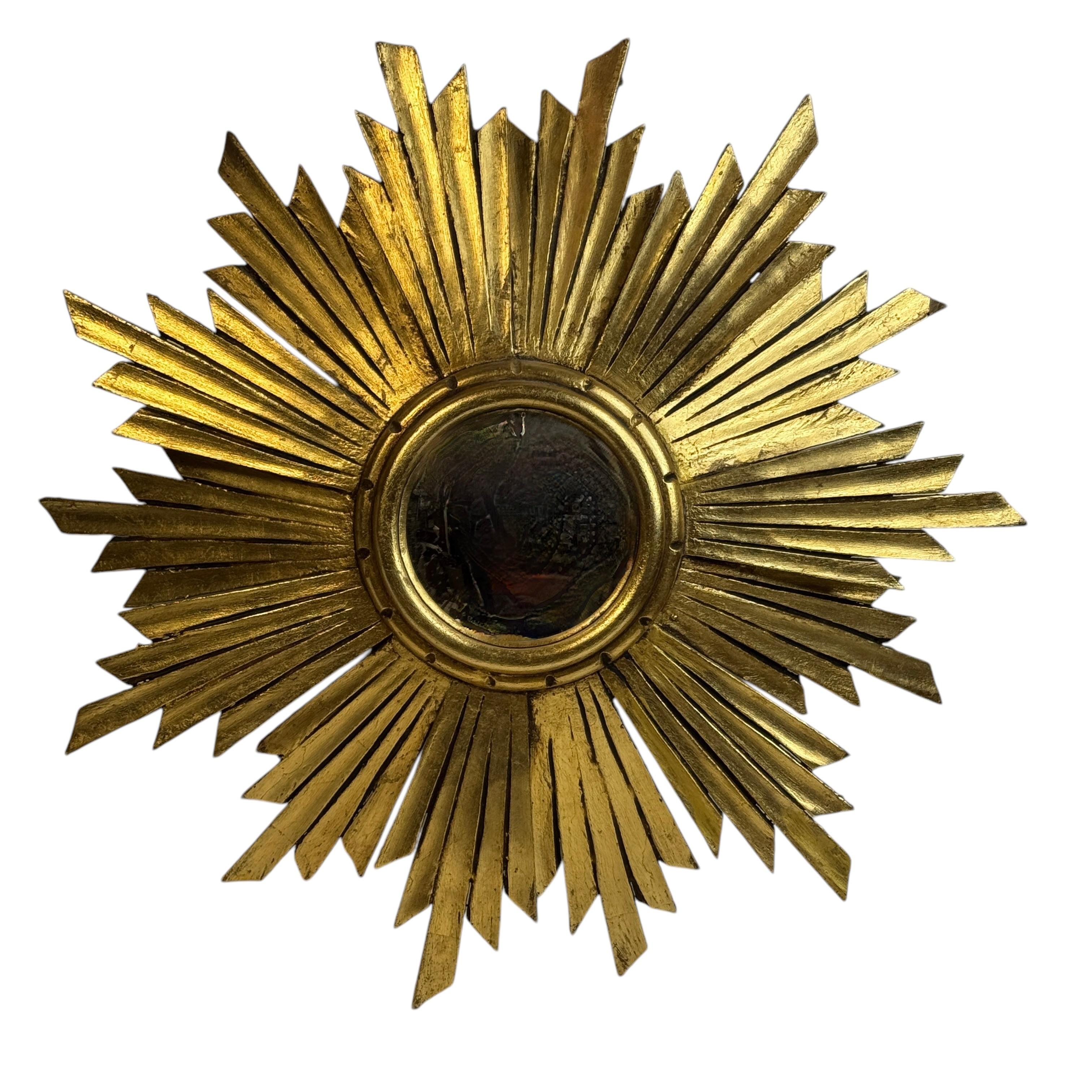 Außergewöhnlich großer Sunburst Starburst Konvexspiegel Vergoldetes Holz, Frankreich 1950er Jahre (Französisch) im Angebot