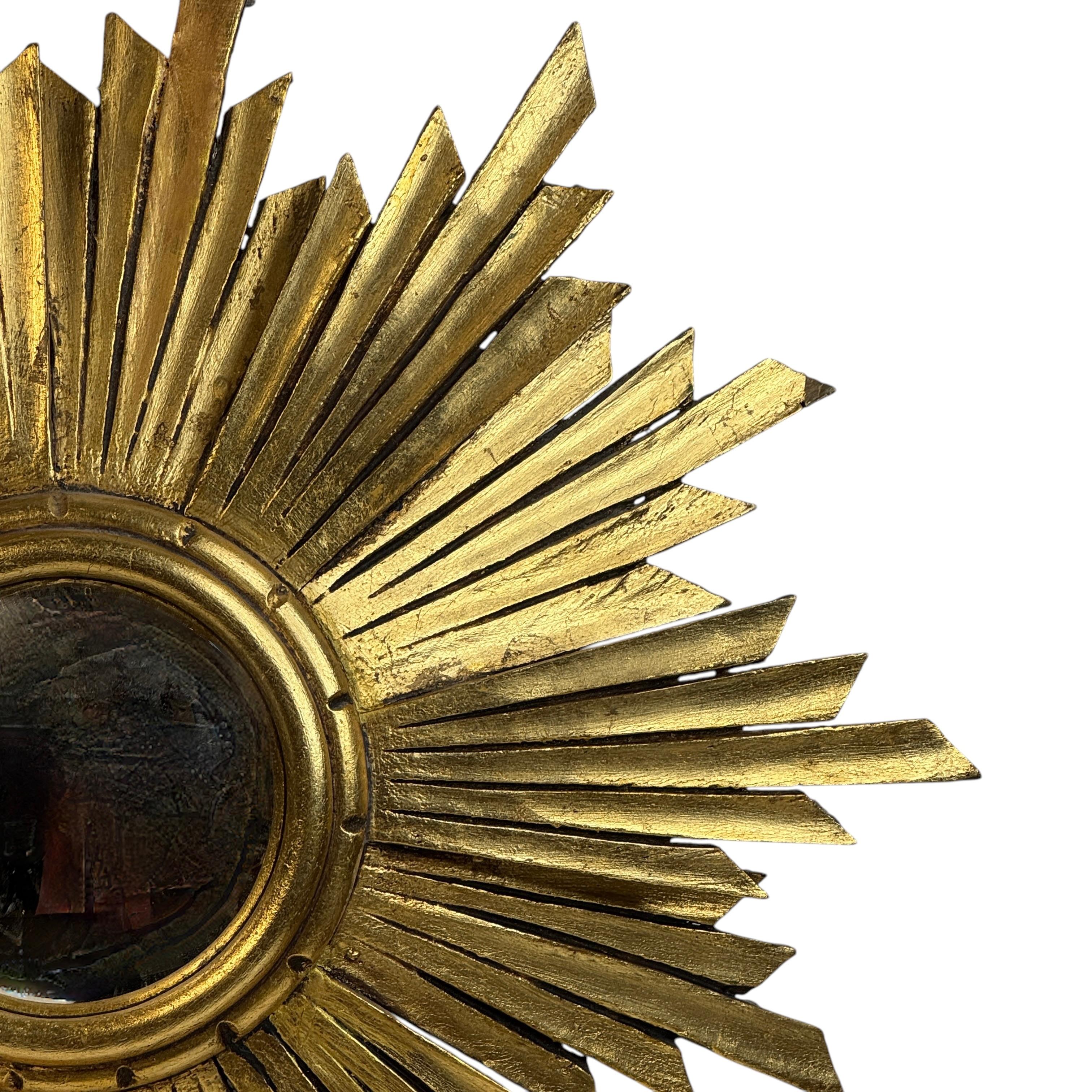 Außergewöhnlich großer Sunburst Starburst Konvexspiegel Vergoldetes Holz, Frankreich 1950er Jahre (Mitte des 20. Jahrhunderts) im Angebot