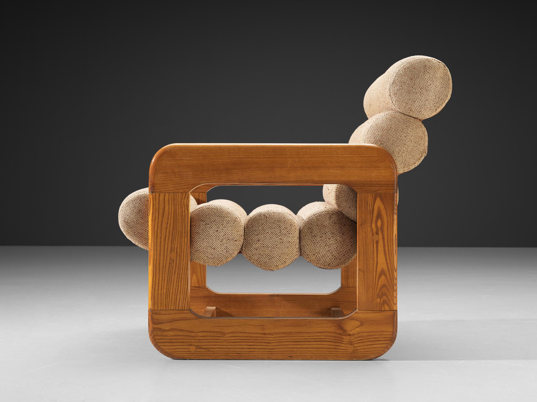 Außergewöhnlicher Loungesessel in Esche und beigefarbener Polsterung (Europäisch) im Angebot