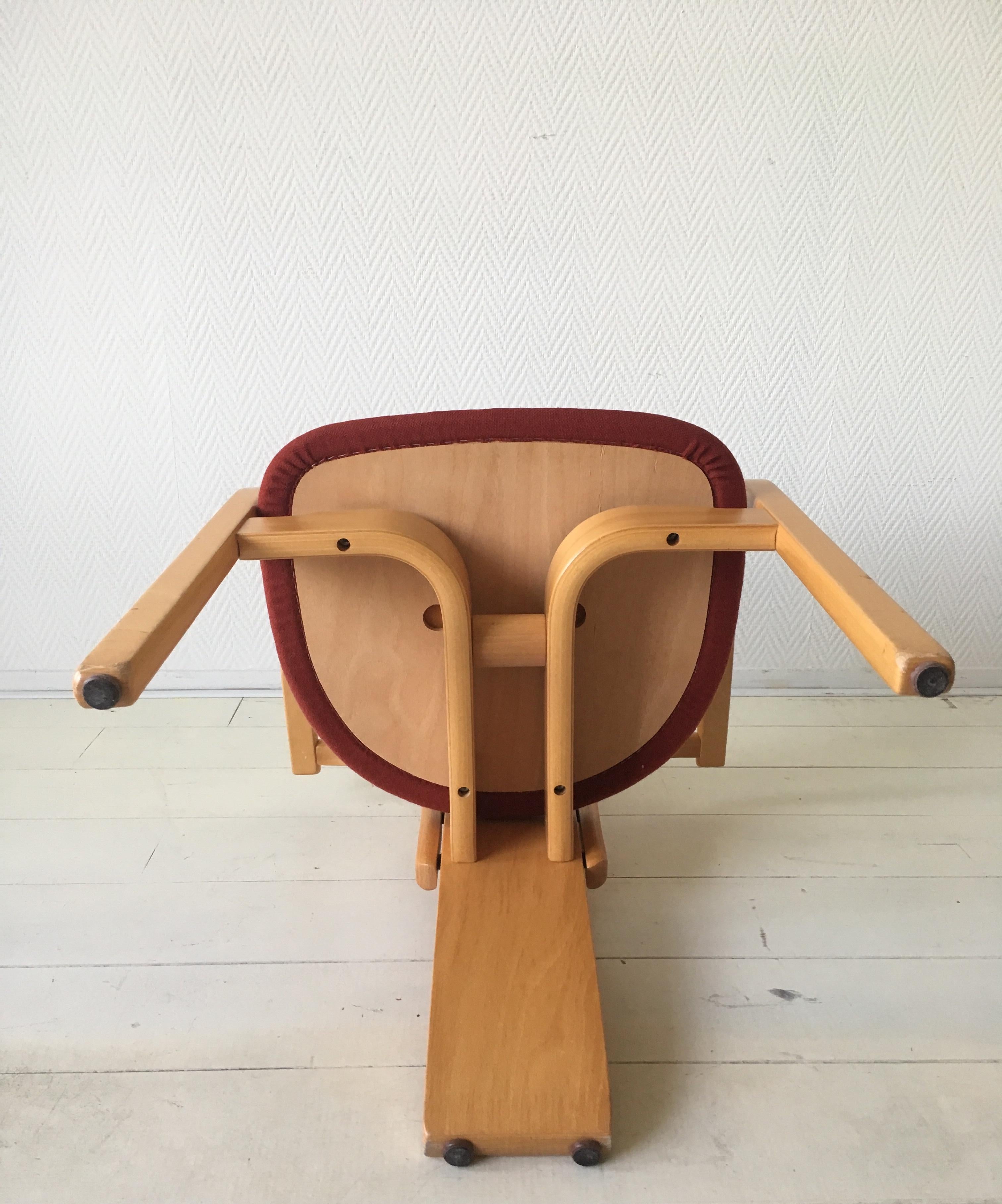Extraordinary Memphis Style TOTEM Chairs by Torstein Nilsen for Westnofa, 1980s For Sale 2