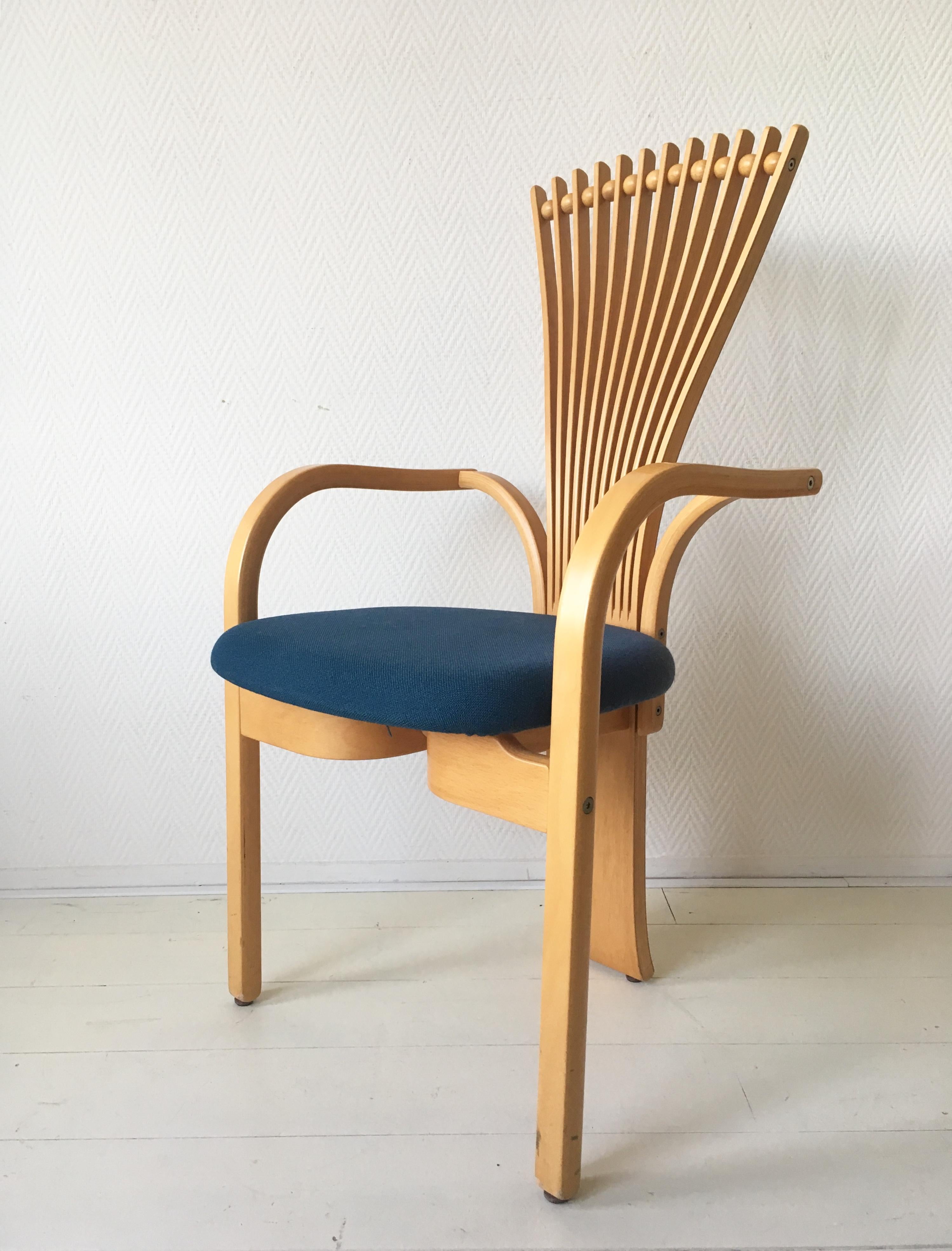 Extraordinaire chaise TOTEM de style Memphis de Torstein Nilsen pour Westnofa, années 1980 en vente 1