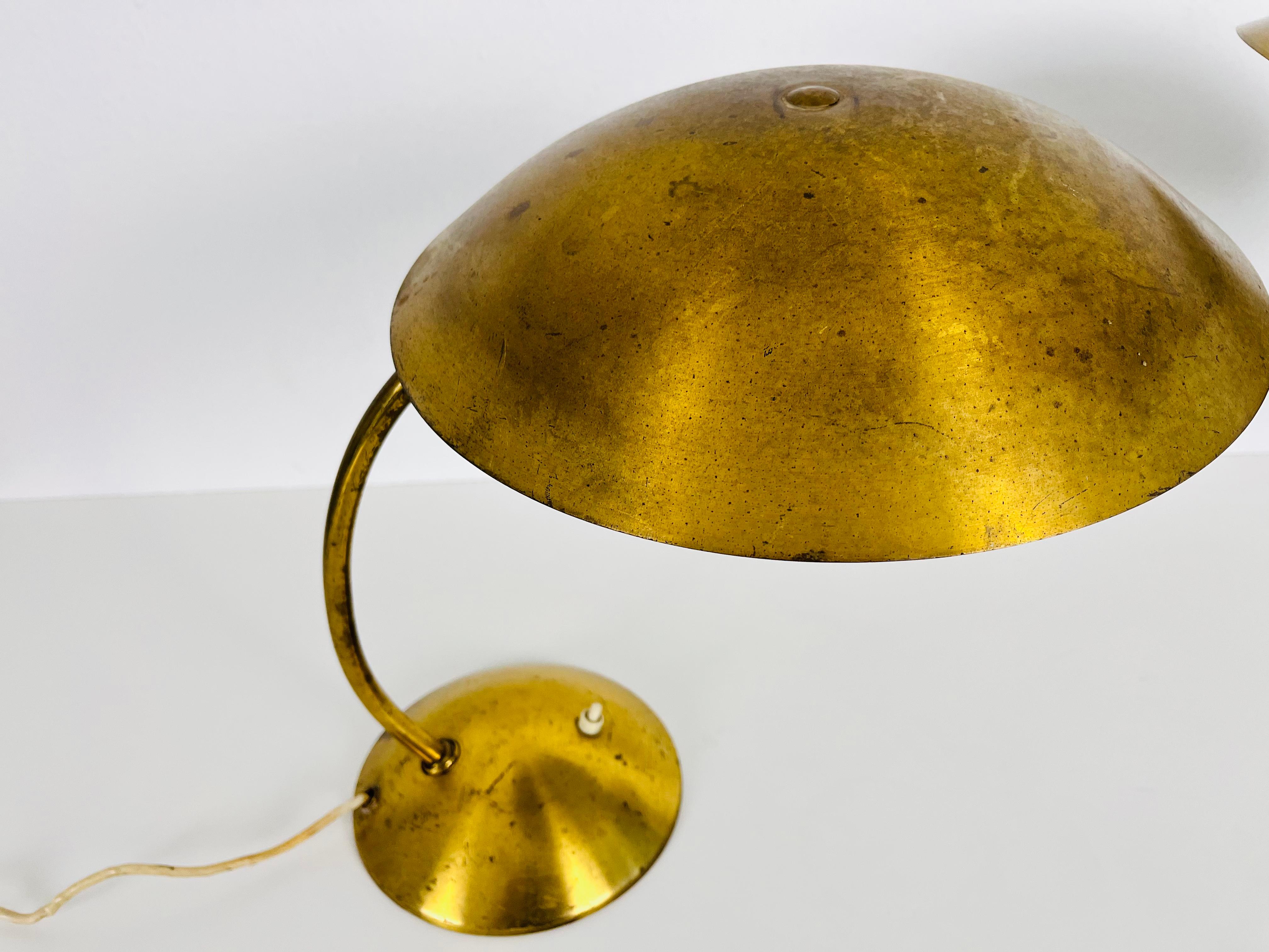 Extraordinary Mid-Century Modern Kaiser Brass Table Lamps, Pair, 1960s For Sale 4