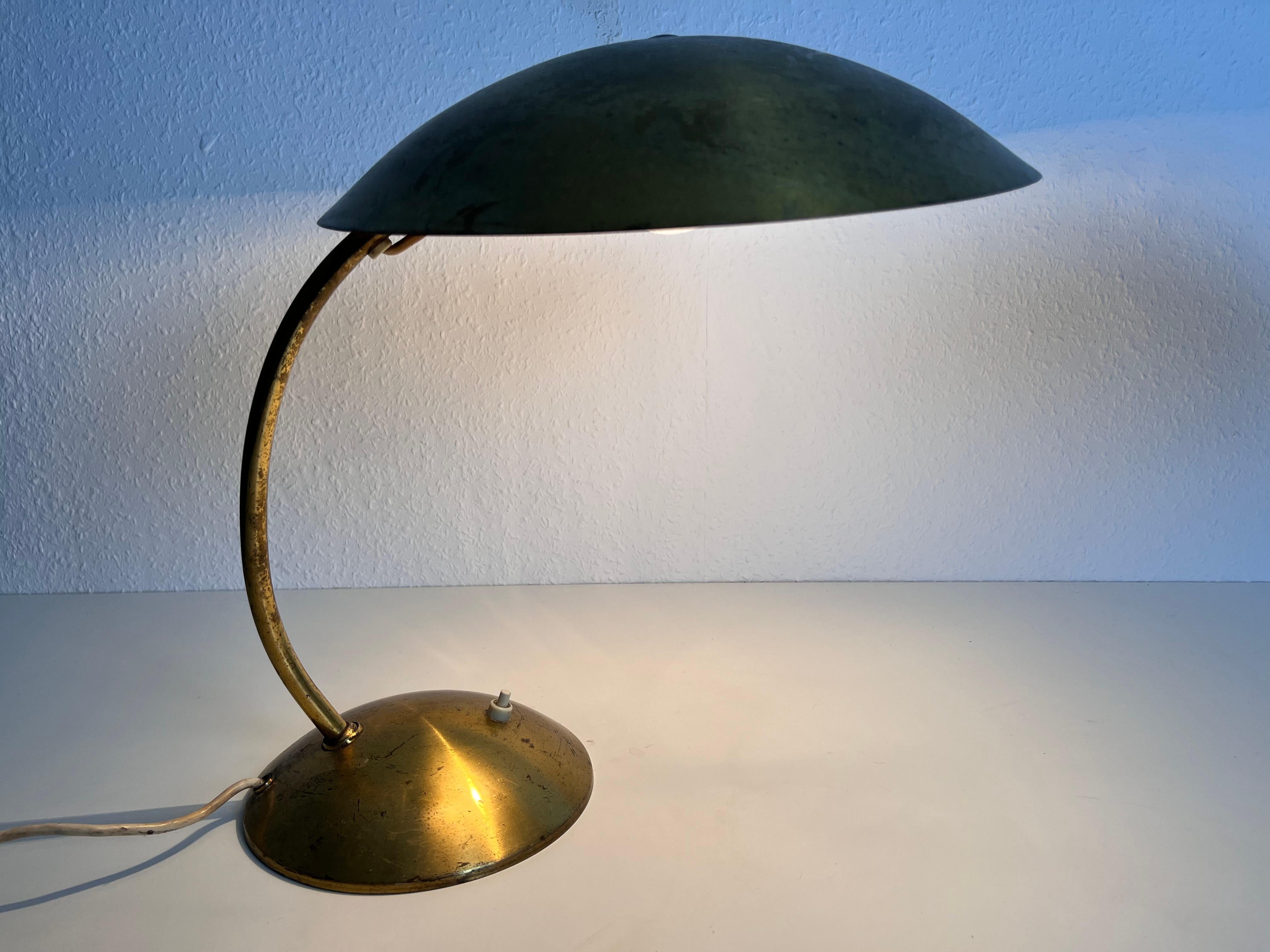 Extraordinaire paire de lampes de bureau Kaiser en laiton, style mi-siècle moderne, années 1960 en vente 9