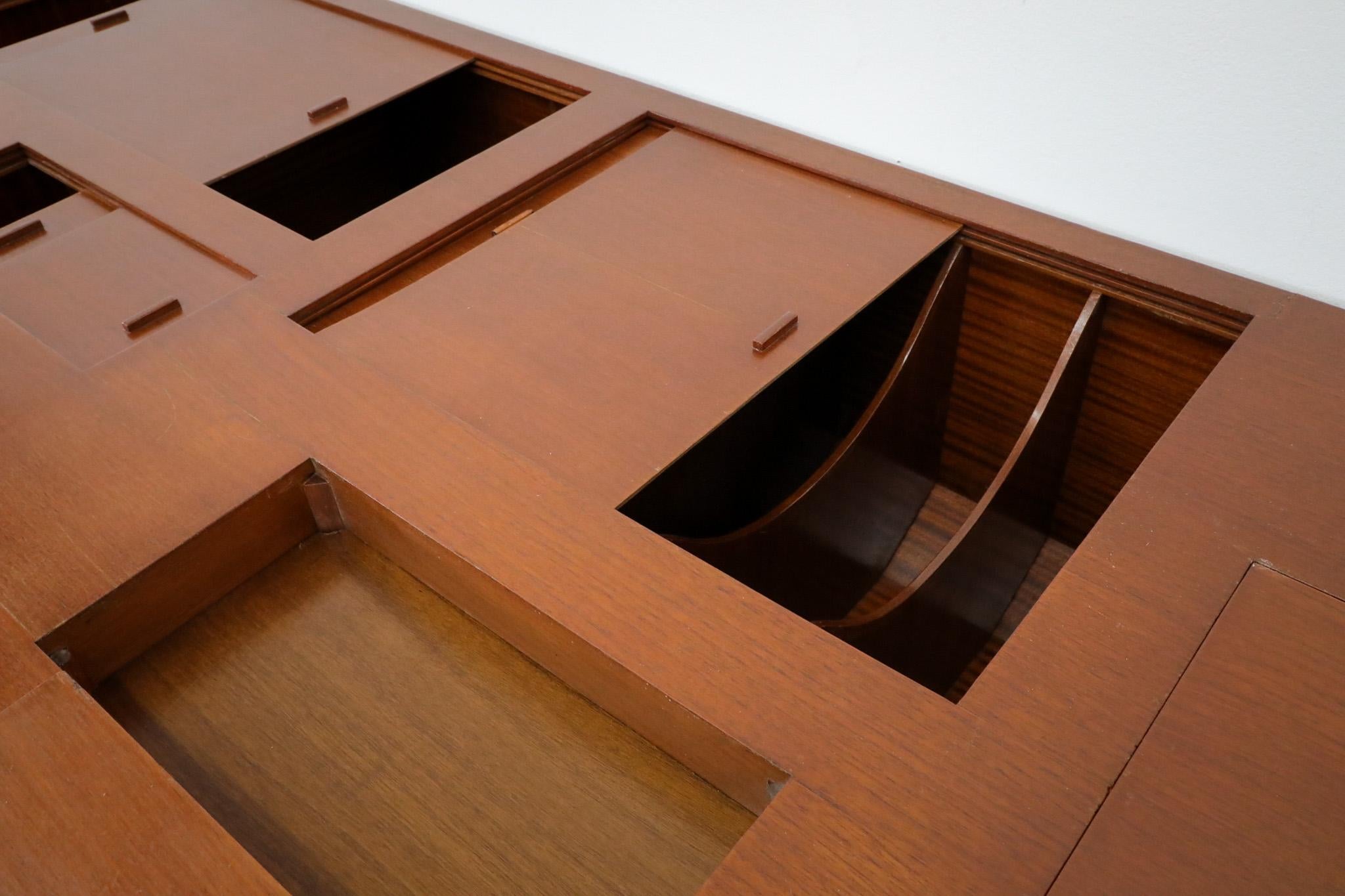 Sculptural Wall-Mounted Mid-Century Teak Console, Style of Ico Parisi, 1950s For Sale 3