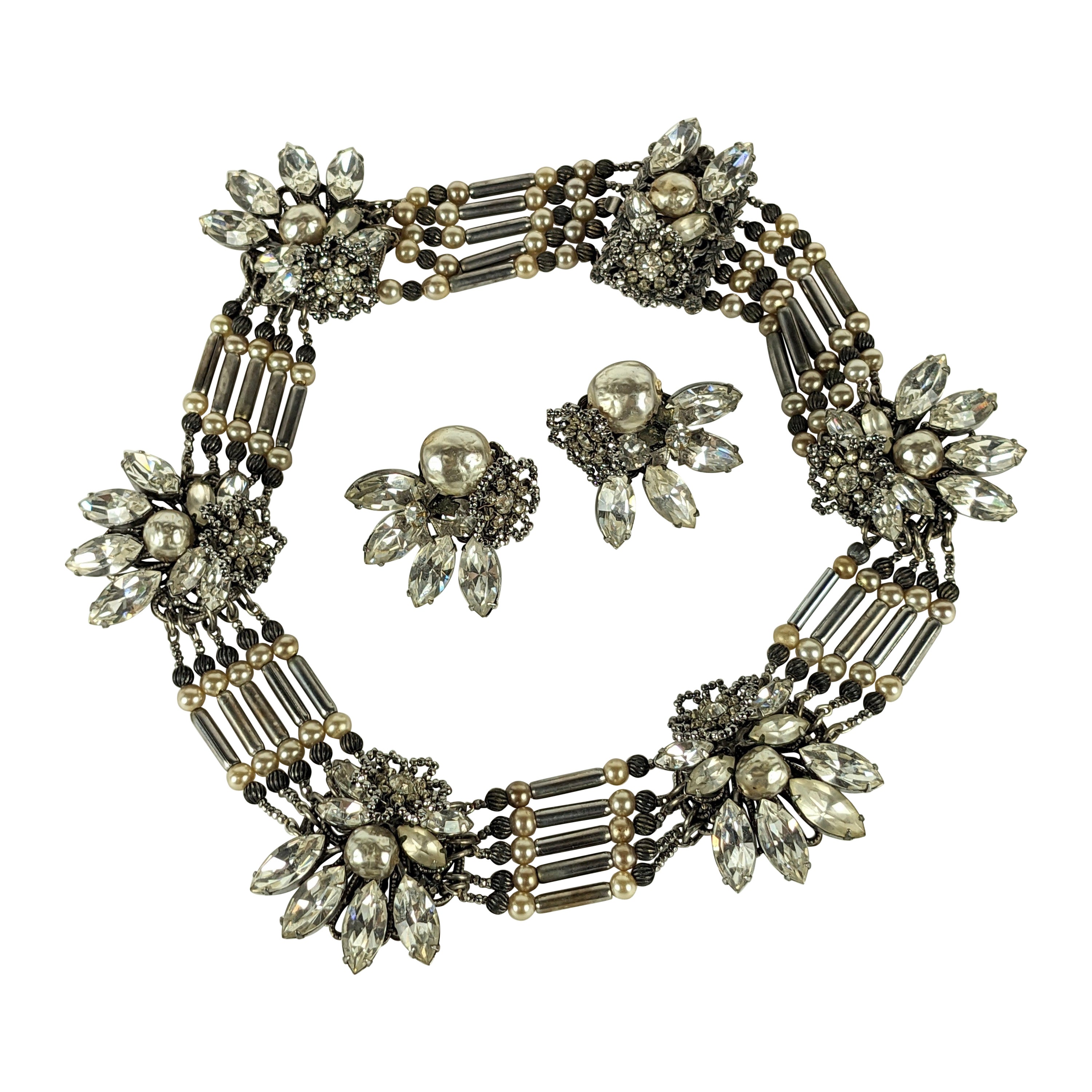Extraordinario conjunto de collar de perlas y acero tallado Miriam Haskell