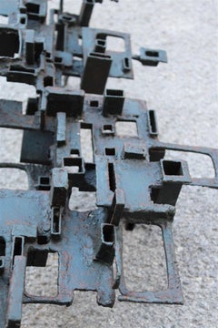 Straordinaria scultura moderna brutalista in ferro Italia 1960 Pezzo raro Sconce
